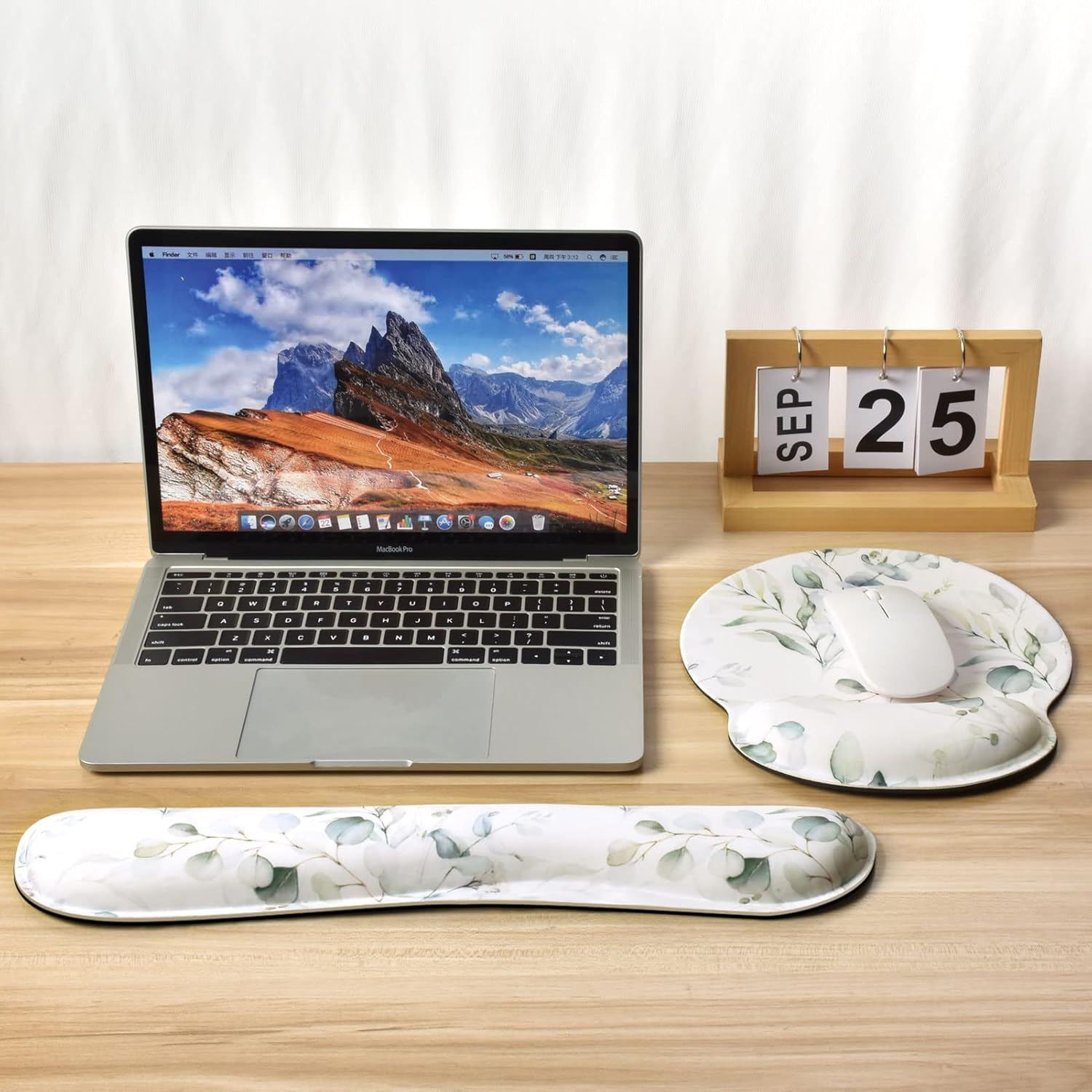 Cute Mouse Pad Wrist Support Keyboard Wrist Rest Set, Ergonomic Mouse Pad with Non-Slip Base for Office Gaming Working Computers,Easy Typing & Pain Relief Mouse Mat,Green Leaves