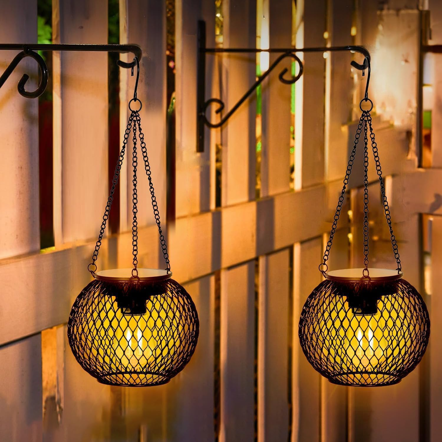 Pack of 2 Solar Lights for Outdoor Hanging, Retro LED Solar Lanterns, Solar Lights, Garden Decoration, Waterproof Metal Hanging Solar Lights, Solar Lanterns for Outdoor Use for Patio, Lawn, Balcony