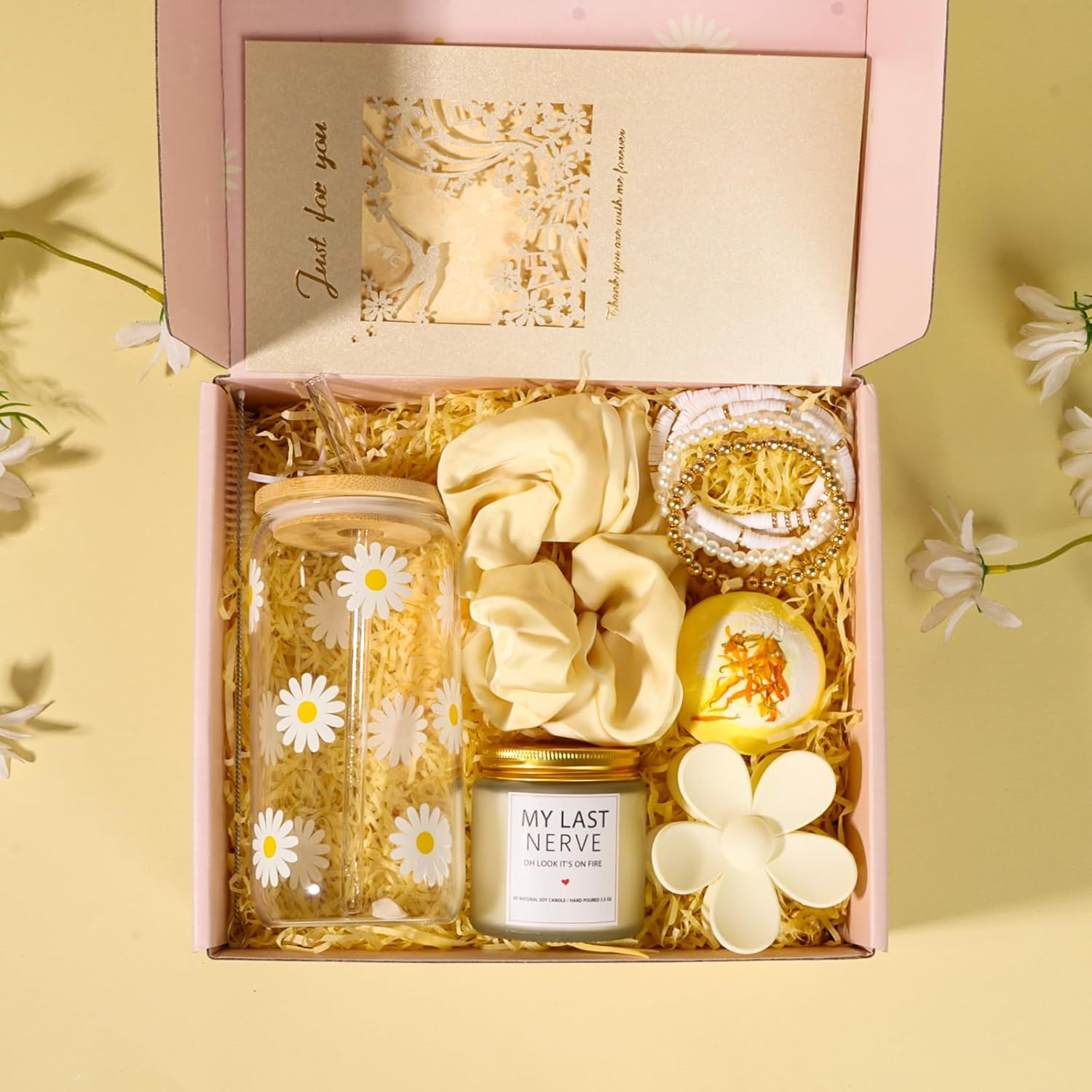Gifts for Teen Girls，Birthday Gifts for Teen Girls, Girls, Unique Cute Birthday Gifts Box for Girl, Her, Sister, Daughter, Friends, Ideas Cute Daisy Aesthetic Glass Cups Gifts (Beige-Yellow)