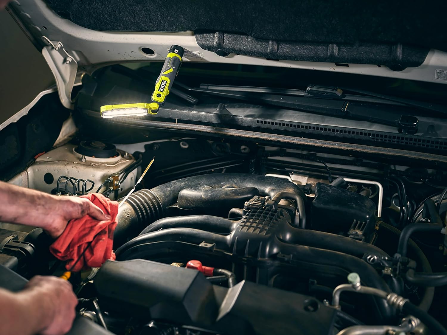 Ryobi 4V Usb-Lithium RLI4-120G Foldable 650 Lumens Rechargeable Battery Stablelight with 1 X 4V 2.0Ah Lithium Battery and Charger image number 2