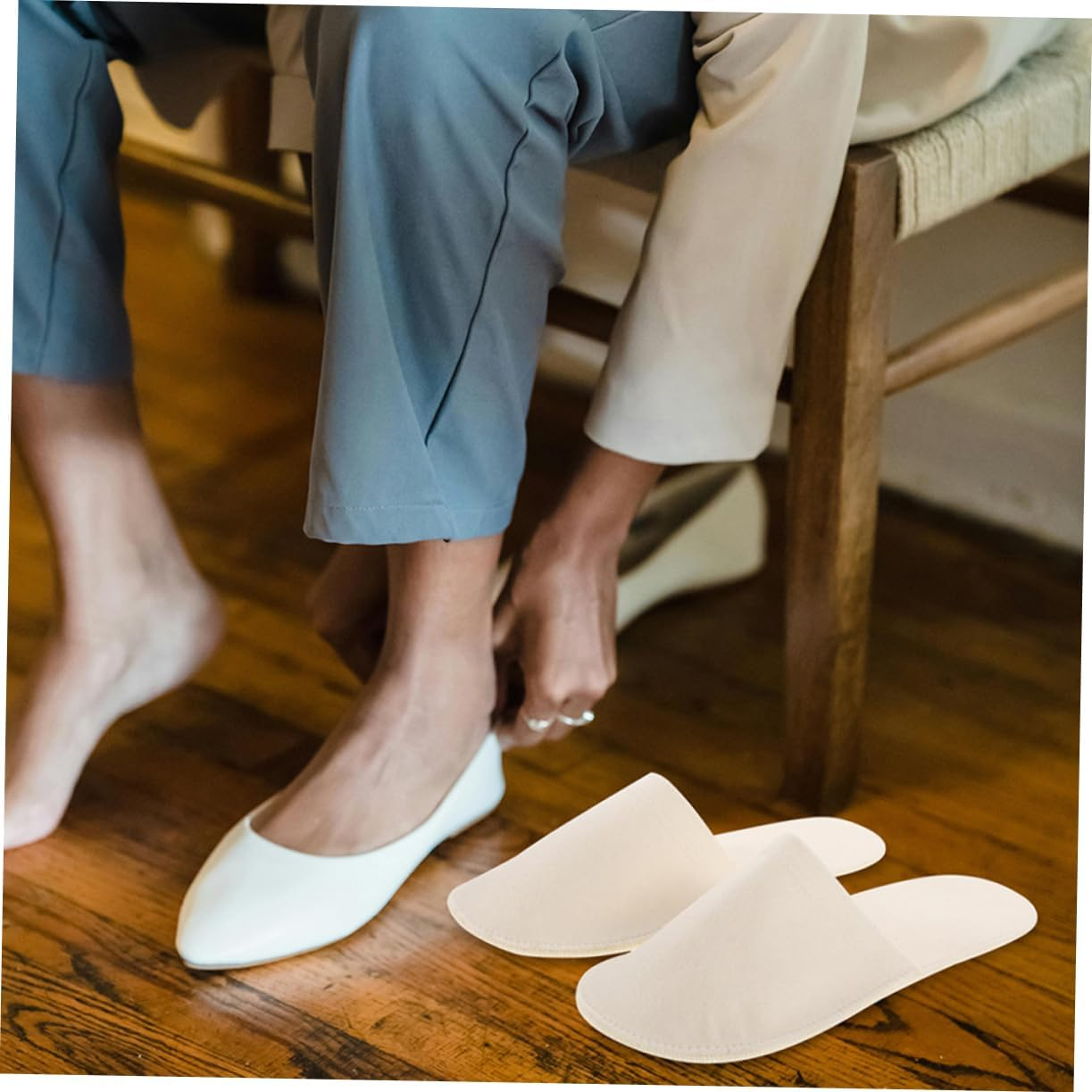 WOFASHPURET 2Pairs Disposable Hotel Supplies Bridesmaid Slippers Washable Summer Slippers image number 4