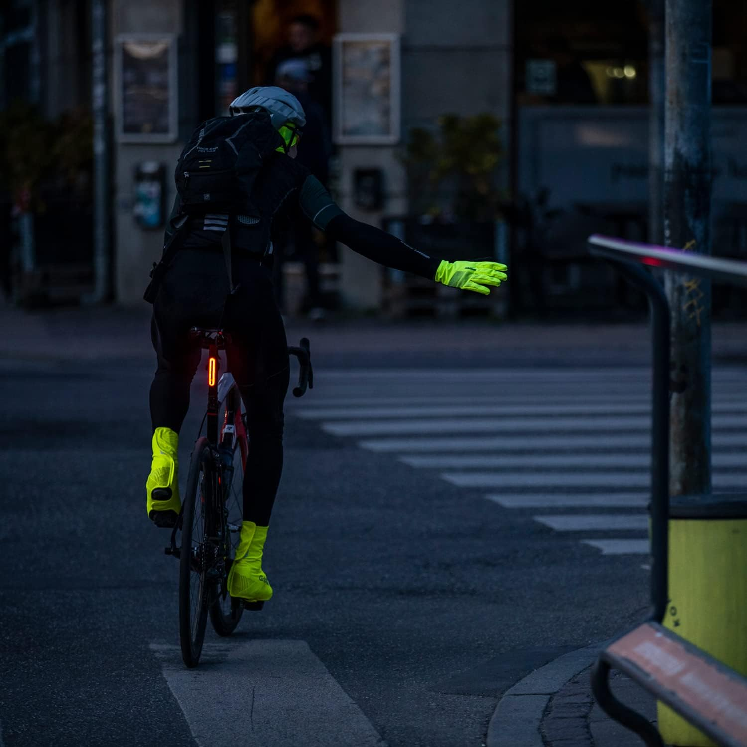 Gripgrab Unisex Lightweight Thermal under Helmet Cycling Headband with Windproof Front Running Bicycle Hat Forehead Ear Warmer Headband image number 4