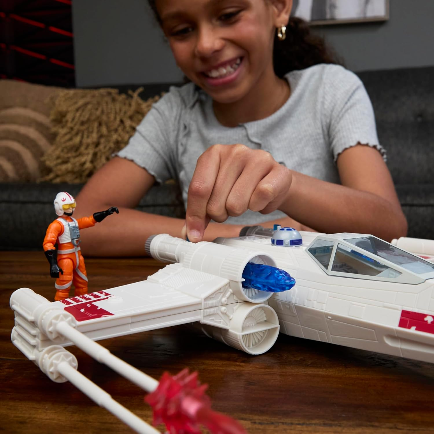 Star Wars Epic World of Action Luke Skywalker'S Force Strike X-Wing, 4-Inch Scale Action Figure & Vehicle, Toys for Boys & Girls Ages 4+ image number 3