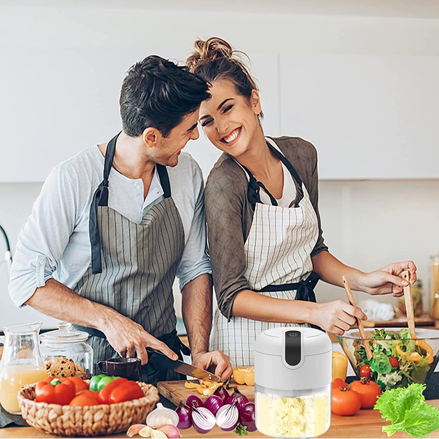 Electric Mini Garlic Chopper,Food Processor,Portable Cordless Garlic Mincer Masher,Meat Grinder with USB Charging for Vegetable,Chili,Fruits,Ginger,Baby Food,Seasoning 250Ml(White) image number 3