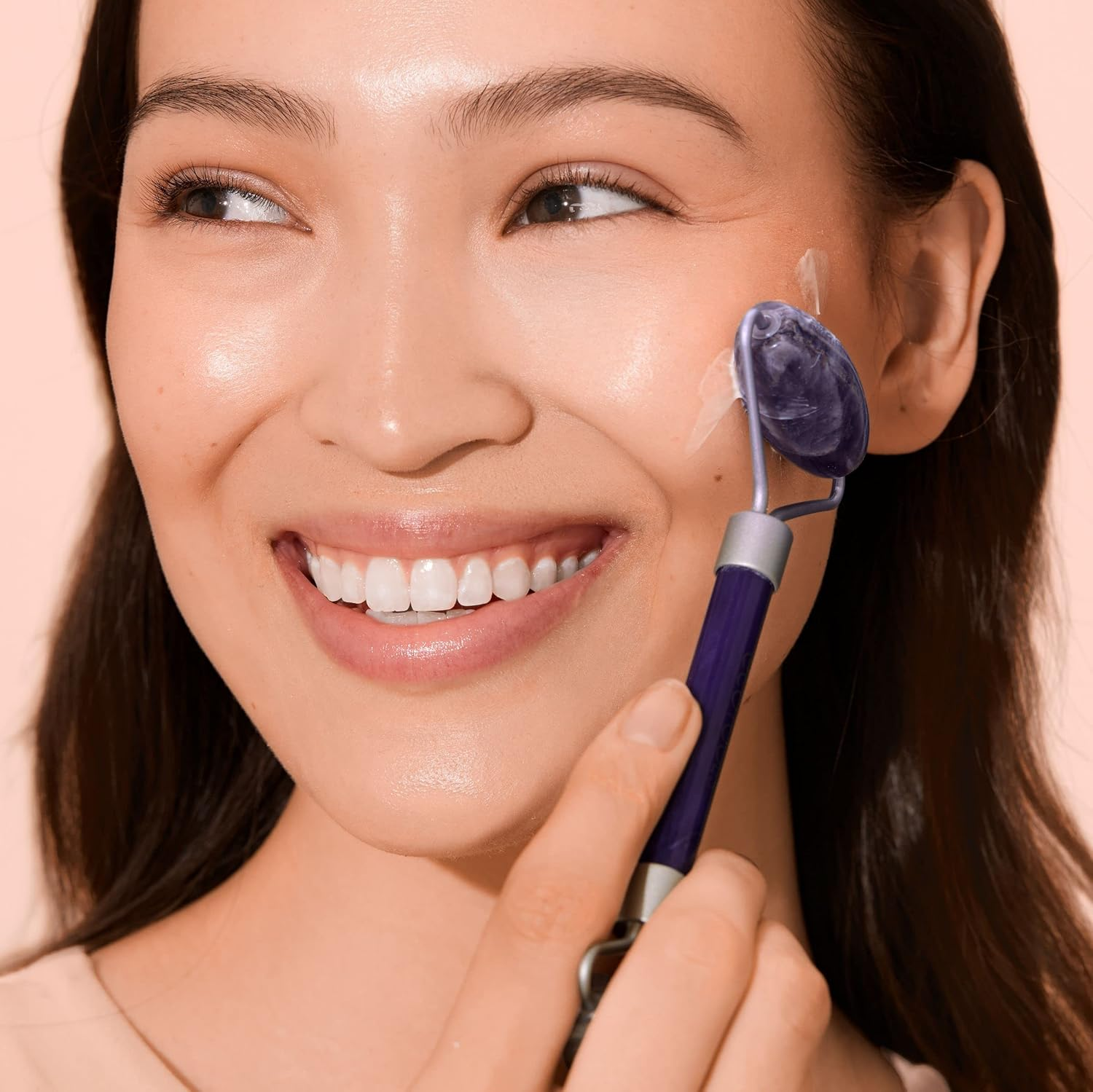 Eco Tools Amethyst Face + Eye Roller, Massage Tool Facial Set, 100% Skincare Essential image number 5