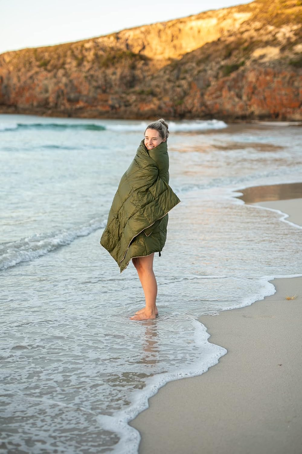 Nakie Puffy Blanket - Compact, Light Weight Portable, Camping, Travel and Hiking, Sustainable (Olive Green) image number 5