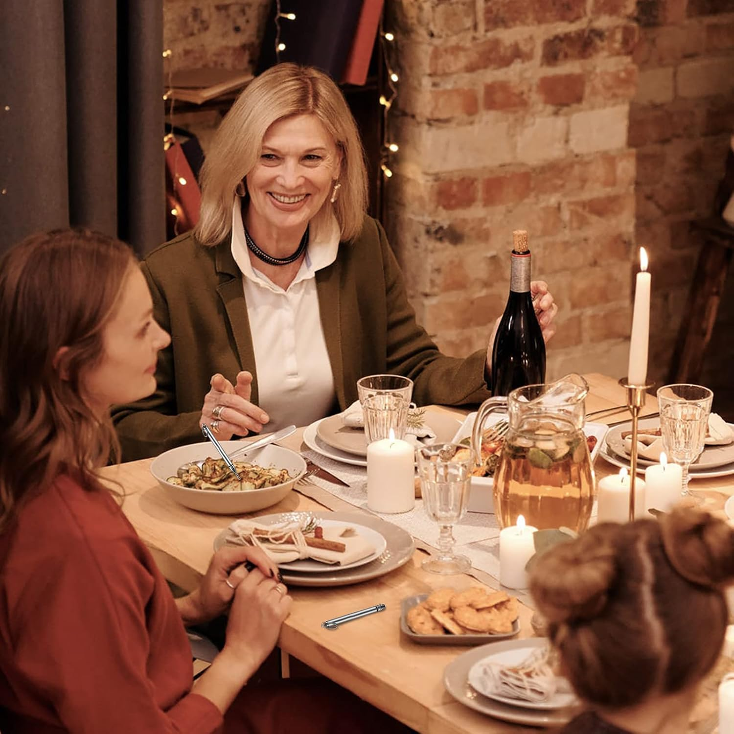 Qlfecle Portable Mini Titanium Toothpicks Holder, 2 Pieces Stainless Steel Metal Toothpicks Reusable Toothpick for Home Outdoor