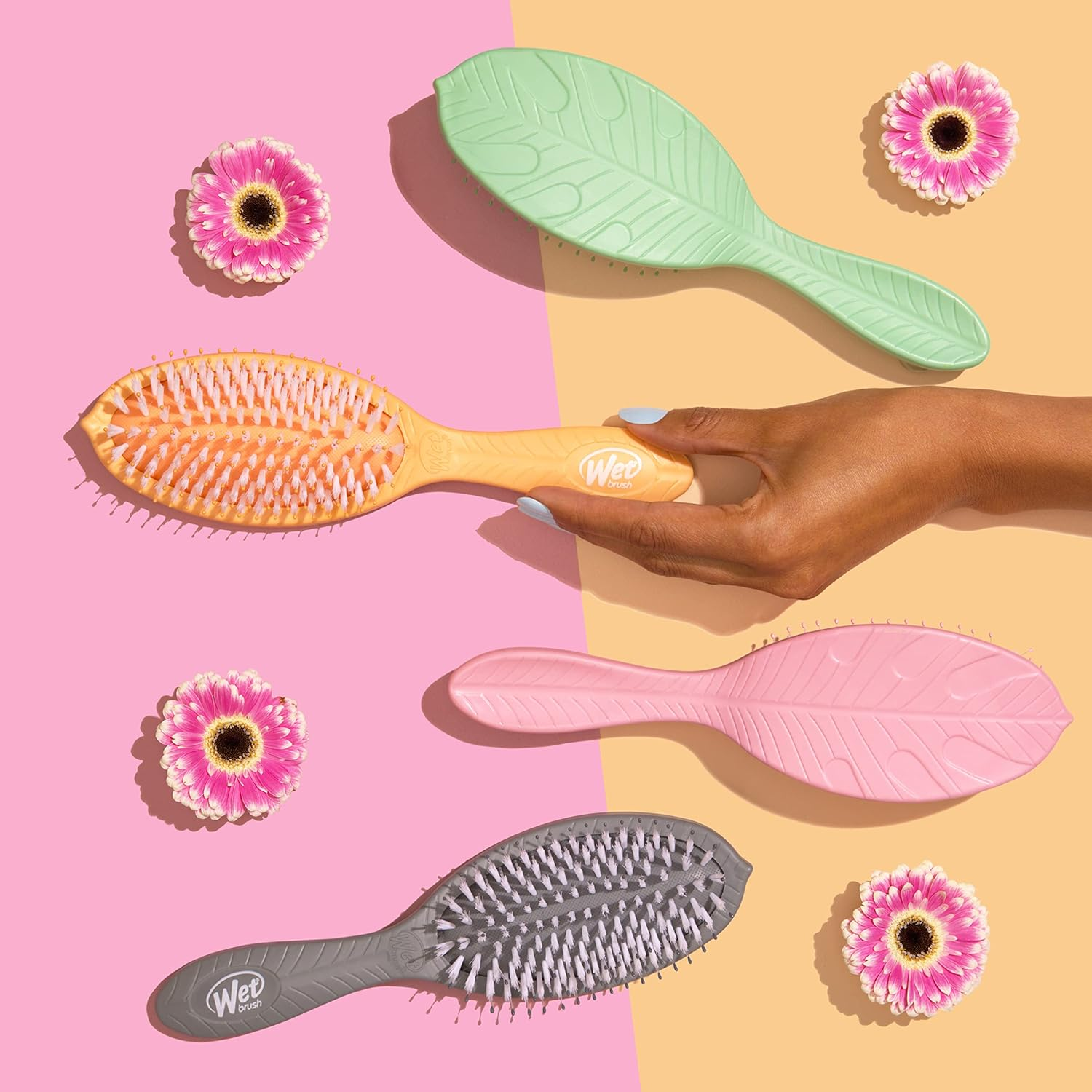 Wetbrush Coconut Oil Infused Go Green Shine Brush image number 4