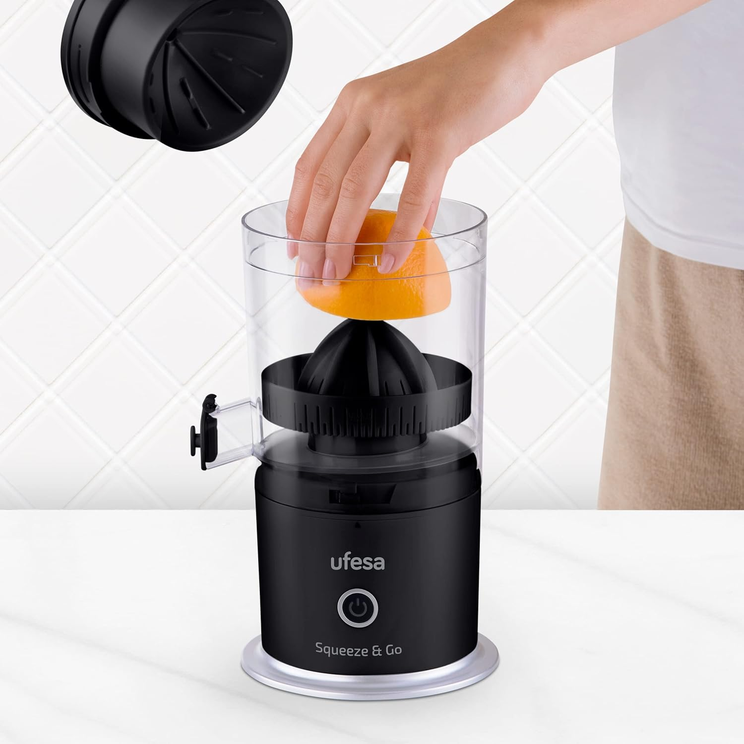 Ufesa Squeeze & Go Electric Citrus Juicer Rechargeable with USB-C, Portable, Orange Squeezer, Lime Squeezer, 1500Mah Battery, 220Ml, BPA Free image number 4