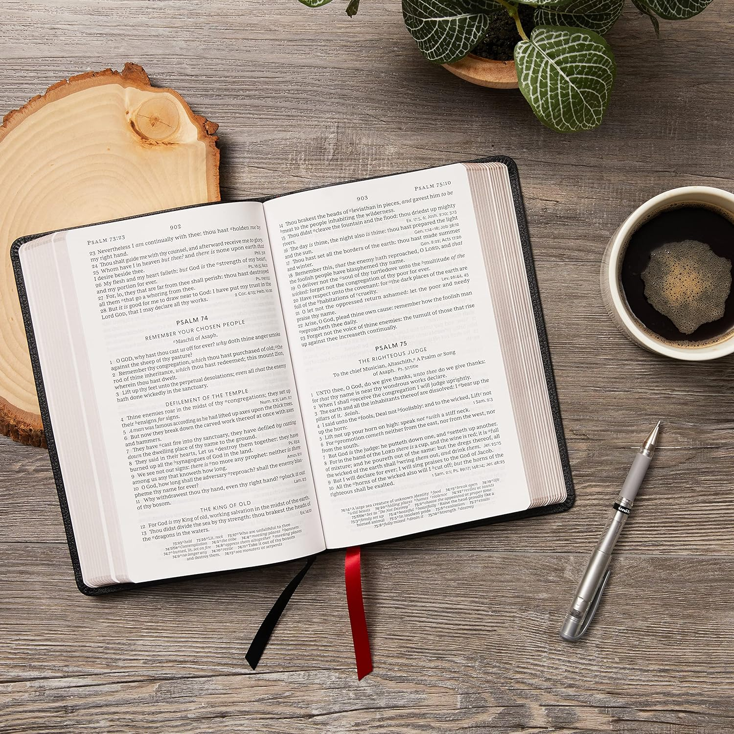 KJV, Personal Size, Large Print, Single-Column, Reference Bible, Genuine Leather, Red Letter, Thumb Indexed, Comfort Print: Holy Bible, King James Version [Black] image number 1