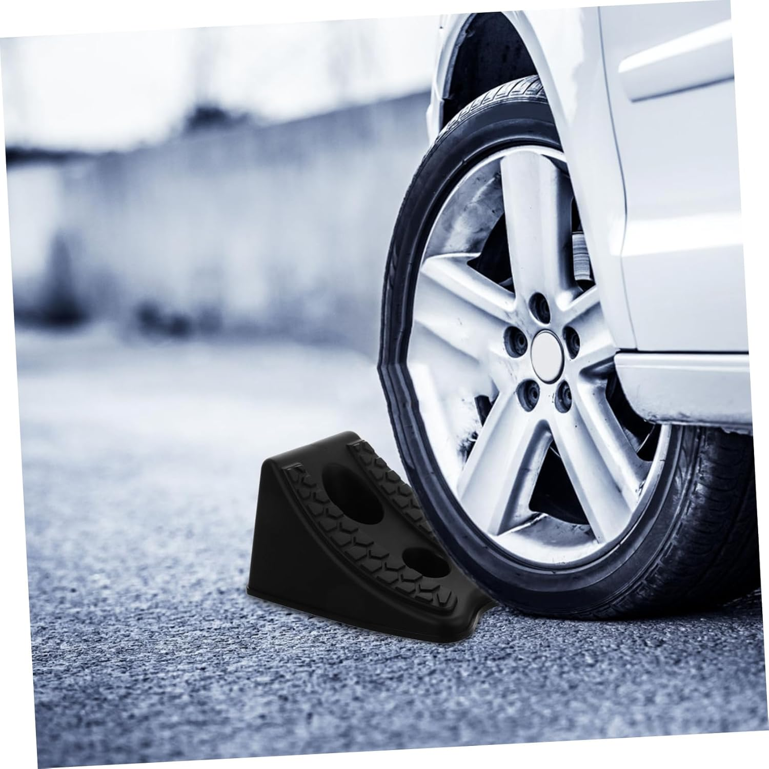 TOGEVAL Car Wheel Chock and Tire Ramp Rubber Anti-Slip Stabilizer Block for Trailer and Off-Road Vehicles, Sturdy Vehicle Wheel Stopper Accessory for Garage Parking and Driveway Safety image number 5
