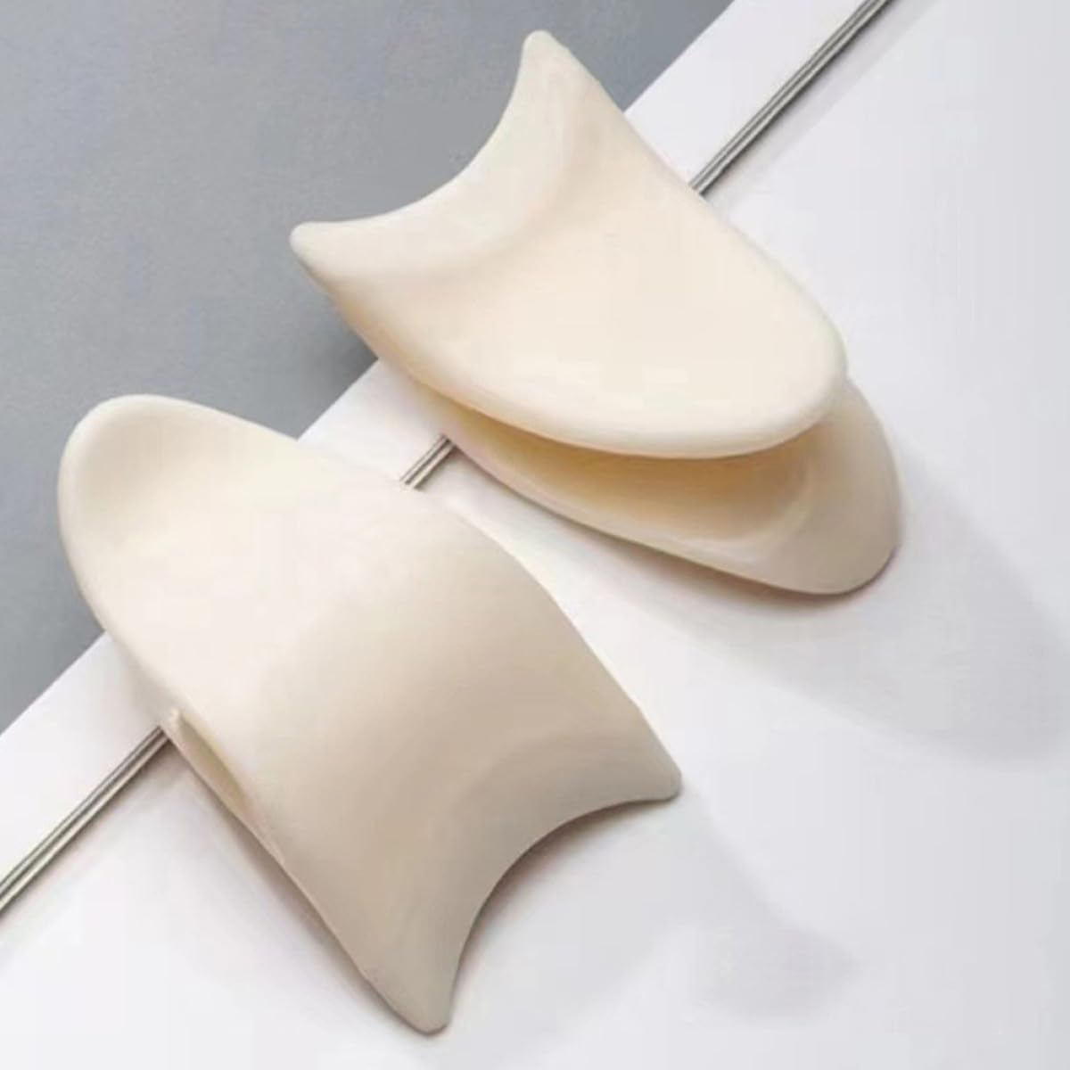 ULTECHNOVO 4Pcs Eyelash Applicator Tool Lightweight Plastic Lash Tweezers for Easy False Eyelash Application Women Makeup Supplies Portable and Practical image number 6