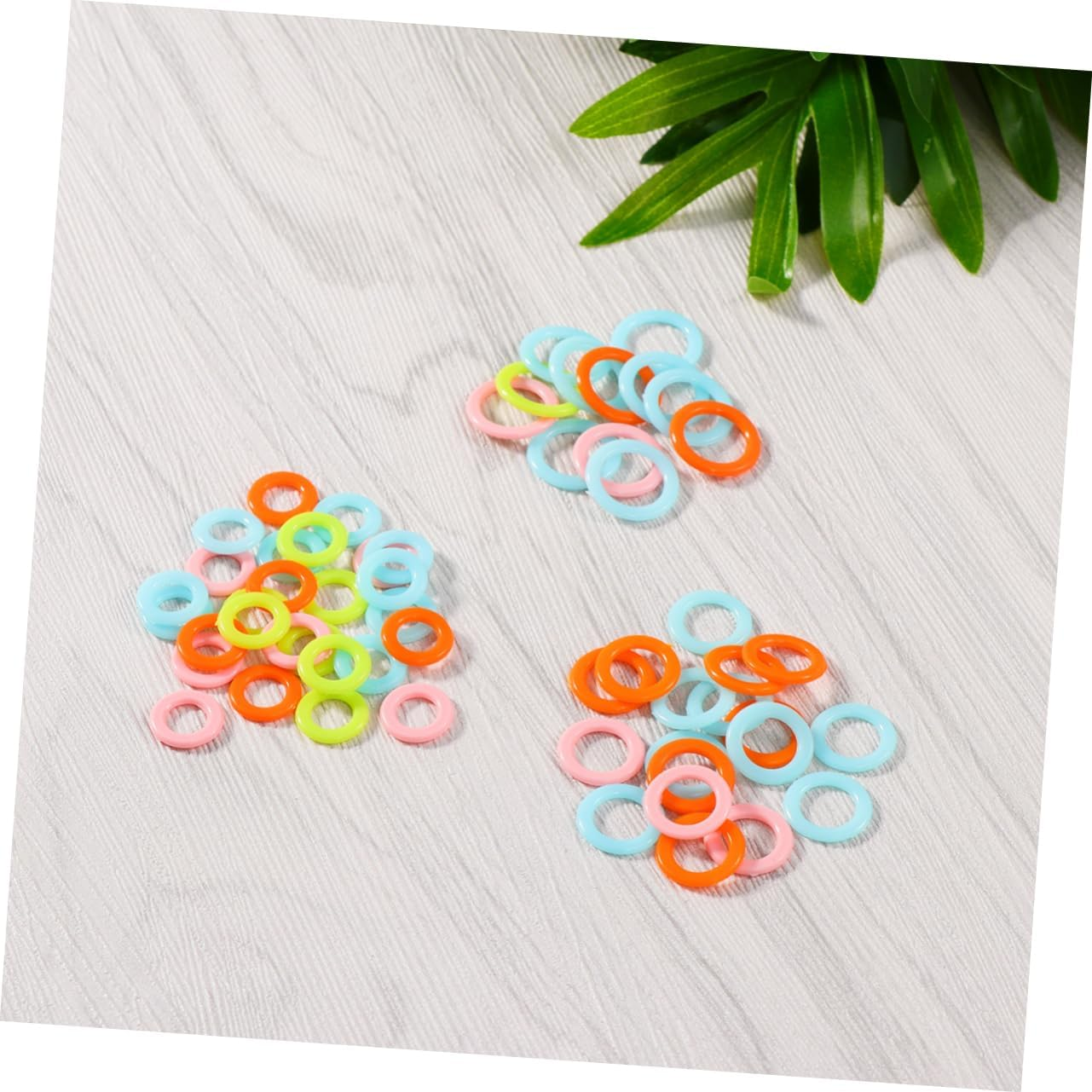 NUOBESTY 300Pcs Circle Knitting Stitch Markers Set Crochet Marker Ring Assorted Plastic Knitting Counters for Yarn Random image number 4