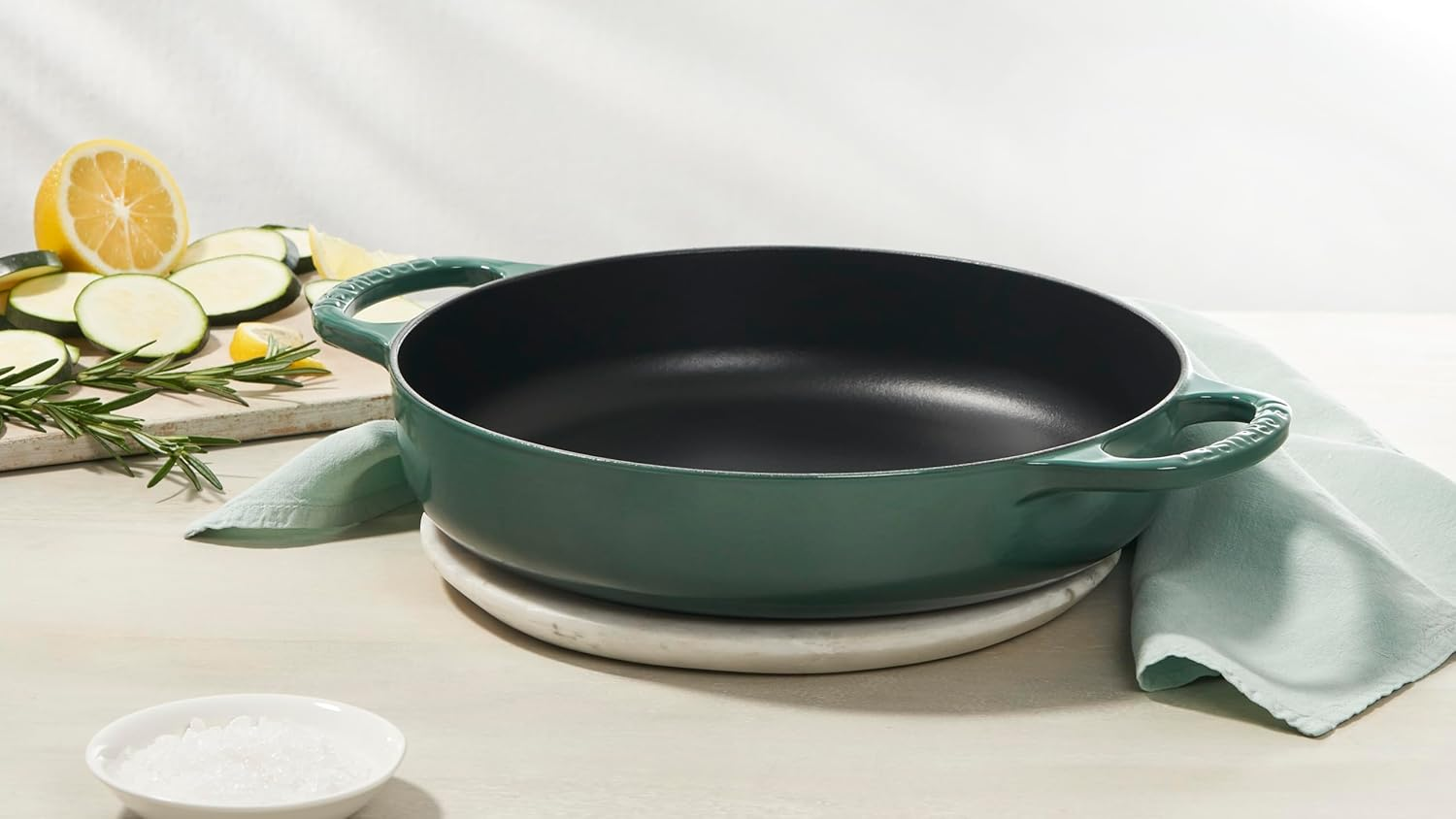 Le Creuset Signature Cast Iron Everyday Pan, 11", Licorice - Caribbean image number 3