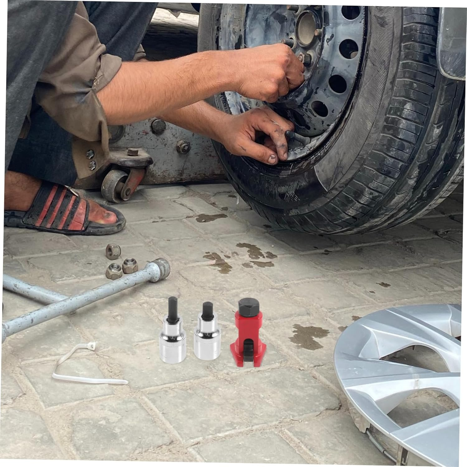 COOLHIYA 3Pcs Automotive Strut Spreader Tool Set with Strut Nut Socket for Suspension Arm and Shock Absorber Removal, Red Mechanical Hand Tool Kit for Vehicle Maintenance and Repair image number 4