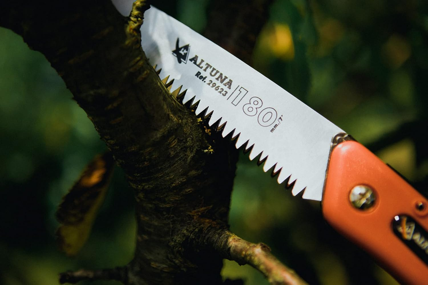 Altuna Folding Pruning Saw Blade, Serrated Japanese 7"/180Mm