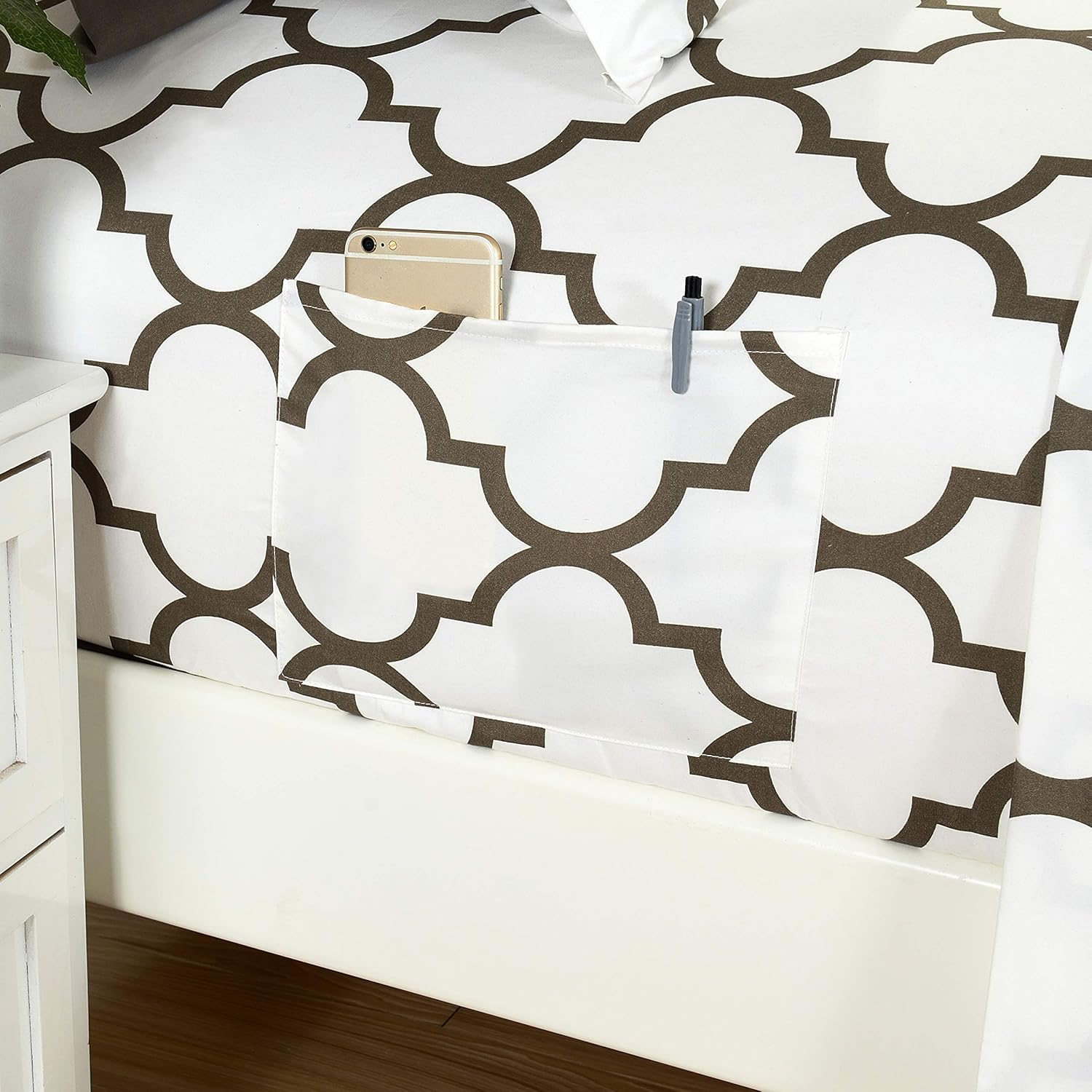 Elegant Comfort Luxury Soft Bed Sheets Quatrefoil Pattern 1500 Thread Count Percale Egyptian Quality Softness Wrinkle and Fade Resistant (6-Piece) Bedding Set, King, White