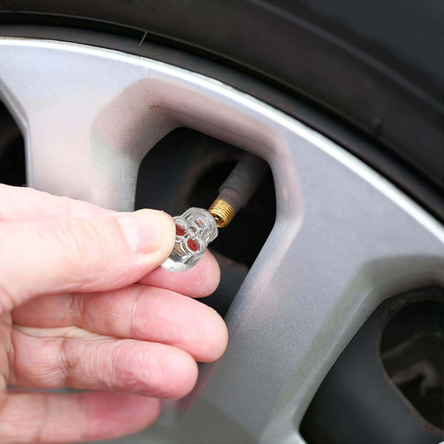 4Pcs Skull Valve Stem Caps &ndash; Uniiversal Tyre Valve Air Caps Cool Skull Design, Copper Core Valve Covers for Rims, Car Styling for Car, SUV, Truck, Bike, Engine - Black image number 7