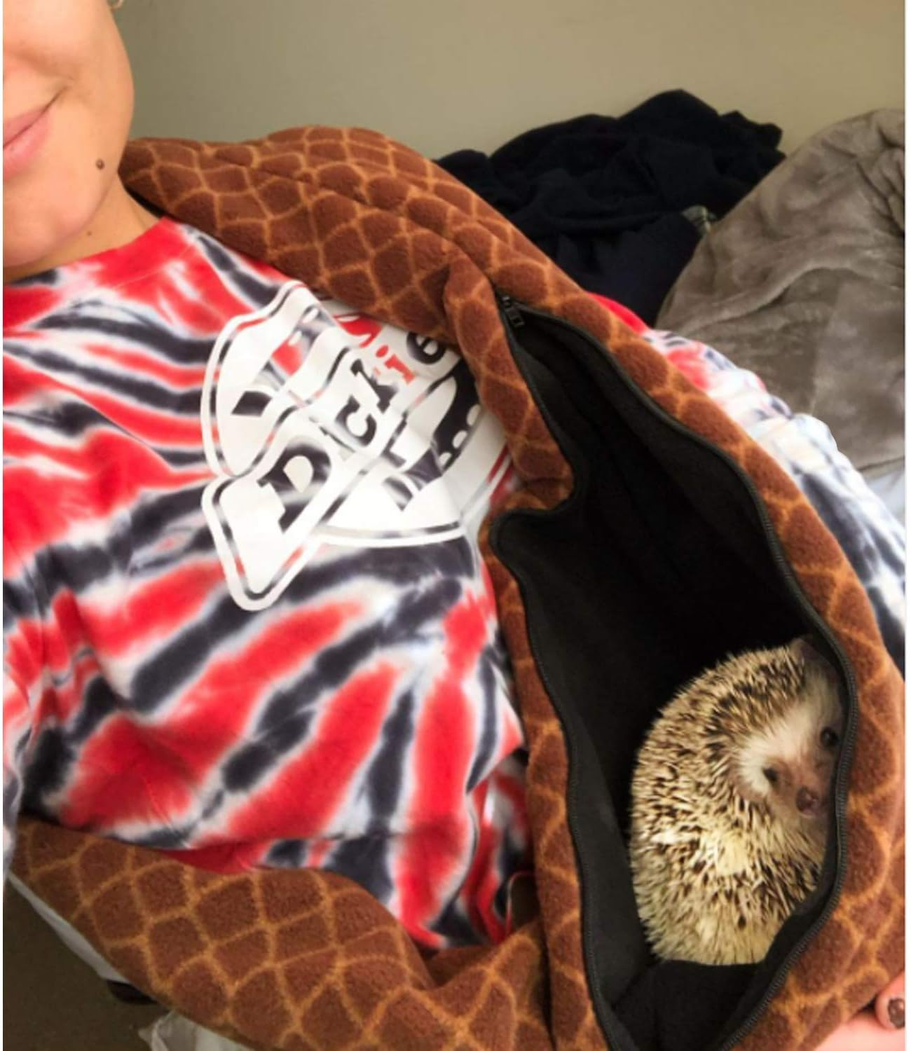 Pet Bonding Scarf (Black) - Carry Bonding Pouch - for Chinchillas, Hedgehogs, Rats, Sugar Gliders, Guinea Pigs, and Rabbits image number 5