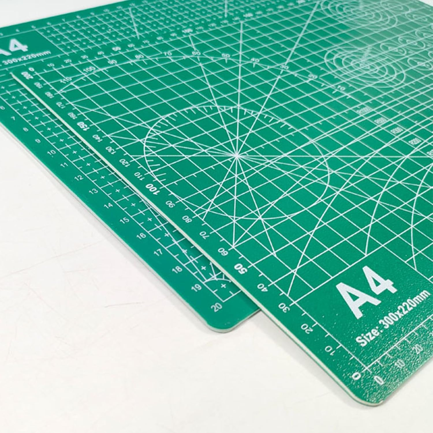 A4 Self Healing Sewing Mat,30X22Cm Double Sided 5-Ply Craft Cutting Mat Flexible Non Slip Craft Cutting Mat (A4) image number 3