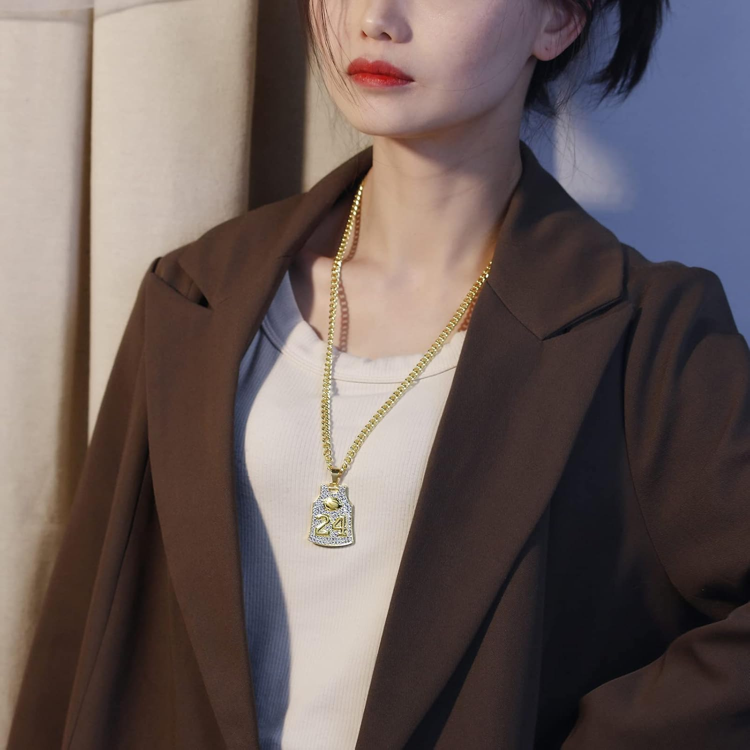 Winssigma Gold Basketball Jersey Necklace, Basketball Number Necklace for Basketball Fans Star Memorial Souvenir