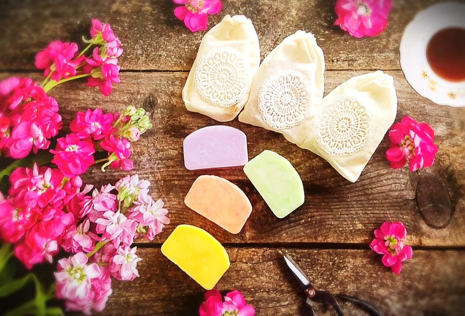 Goats Milk Soap Gift Pack X 4 Mini Soaps, Australian Made, White or Black Gift Box image number 2