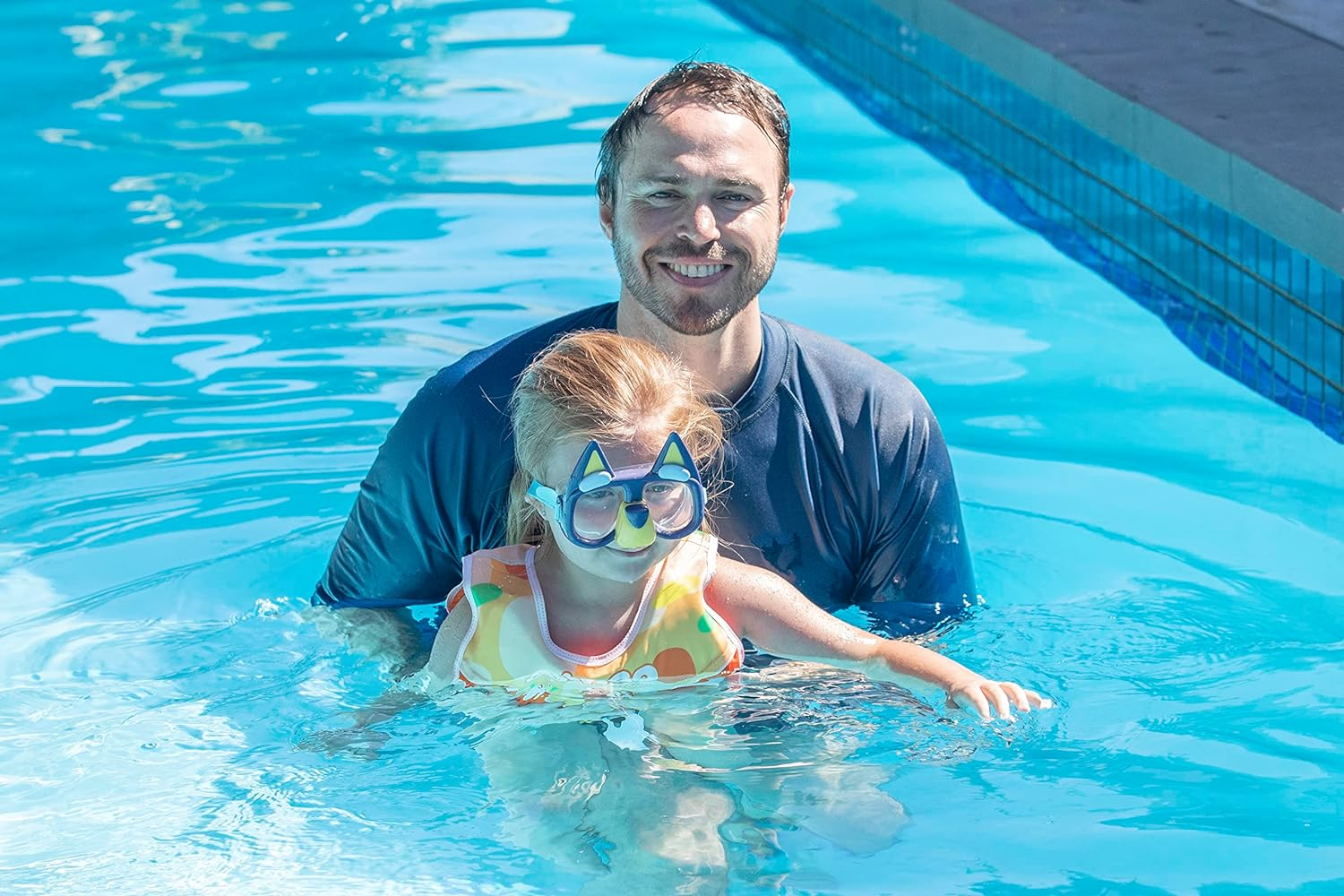 Wahu X Bluey Mask Goggles for Kids Ages 2&ndash;6 | Watertight Silicone Seal, Easy-Adjust Strap & One-Button Fit | Learn to Swim Goggles with Fun Multicolour Bluey Design image number 2