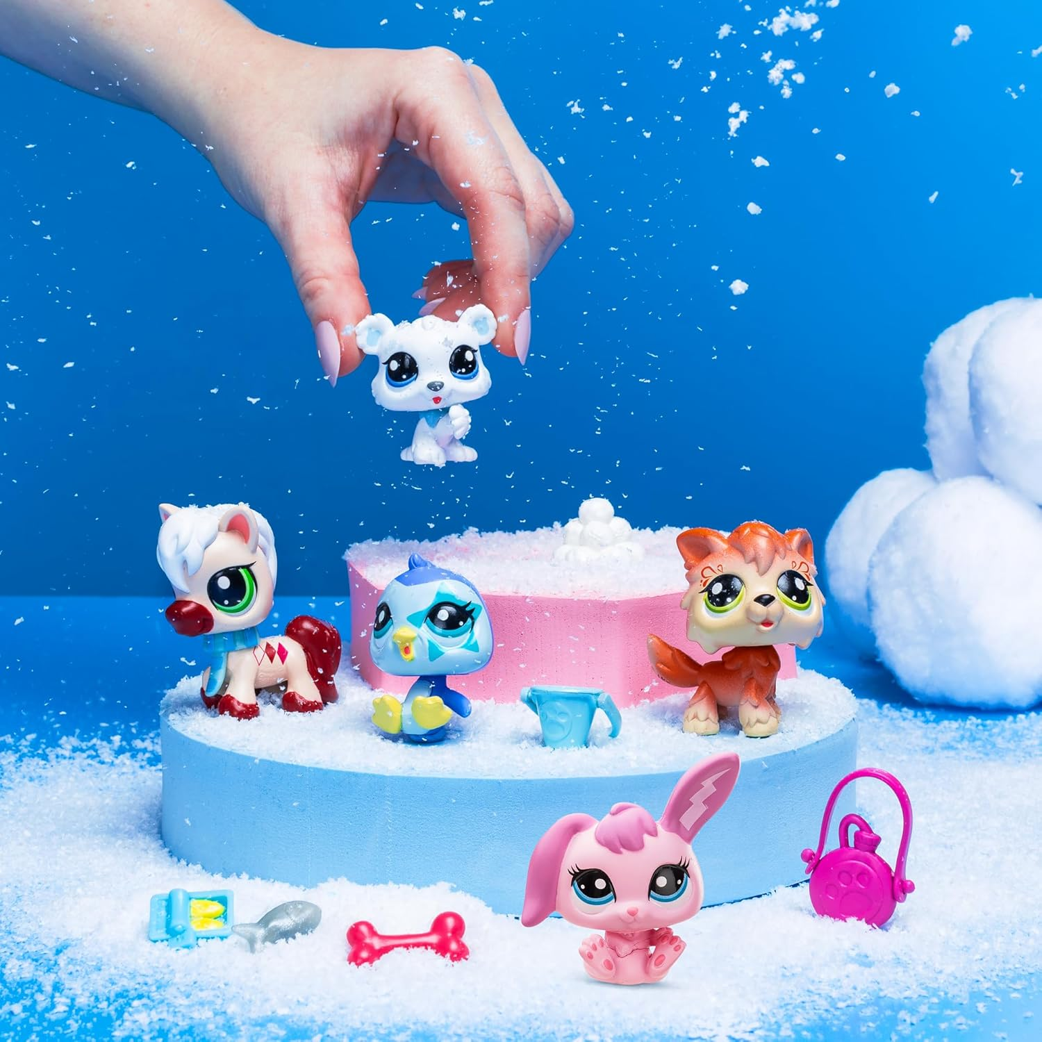 Littlest Pet Shop- Winter Besties Collector 5 Pack image number 4