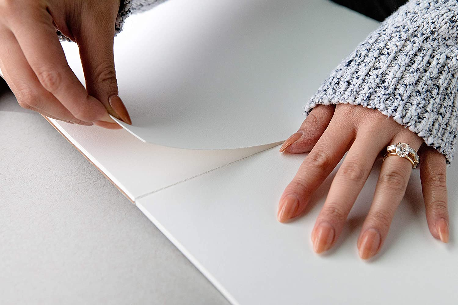 Strathmore 300 Series Tracing Paper Pad, Tape Bound, 11X14 Inches, 50 Sheets (25Lb/41G) - Artist Paper for Adults and Students, White - 9X12 image number 5