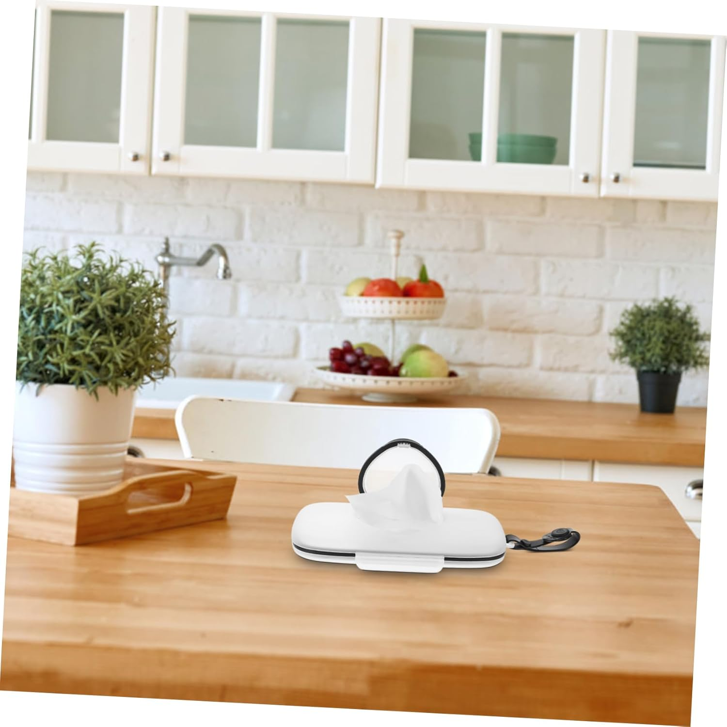 Portable Wipe Dispenser Reusable Wipe Holder Heart-Shaped Lid for Home and Travel for Parents image number 1