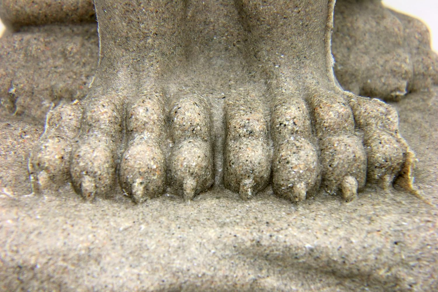 EMSCO Group Guardian Lion Statue &ndash; Natural Sandstone Appearance &ndash; Made of Resin &ndash; Lightweight &ndash; 28&rdquo; Height image number 4