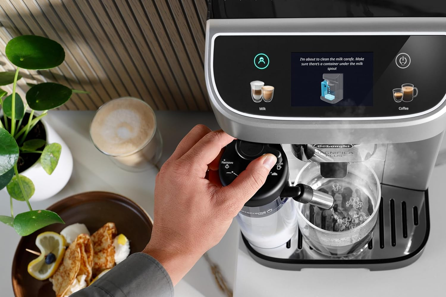 De'Longhi Magnifica plus Fully Automatic Coffee Machine ECAM320.70.SB, Lattecrema Hot Milk System, Full-Touch Color Display, Easy to Clean, 1450W, Silver/Black image number 4