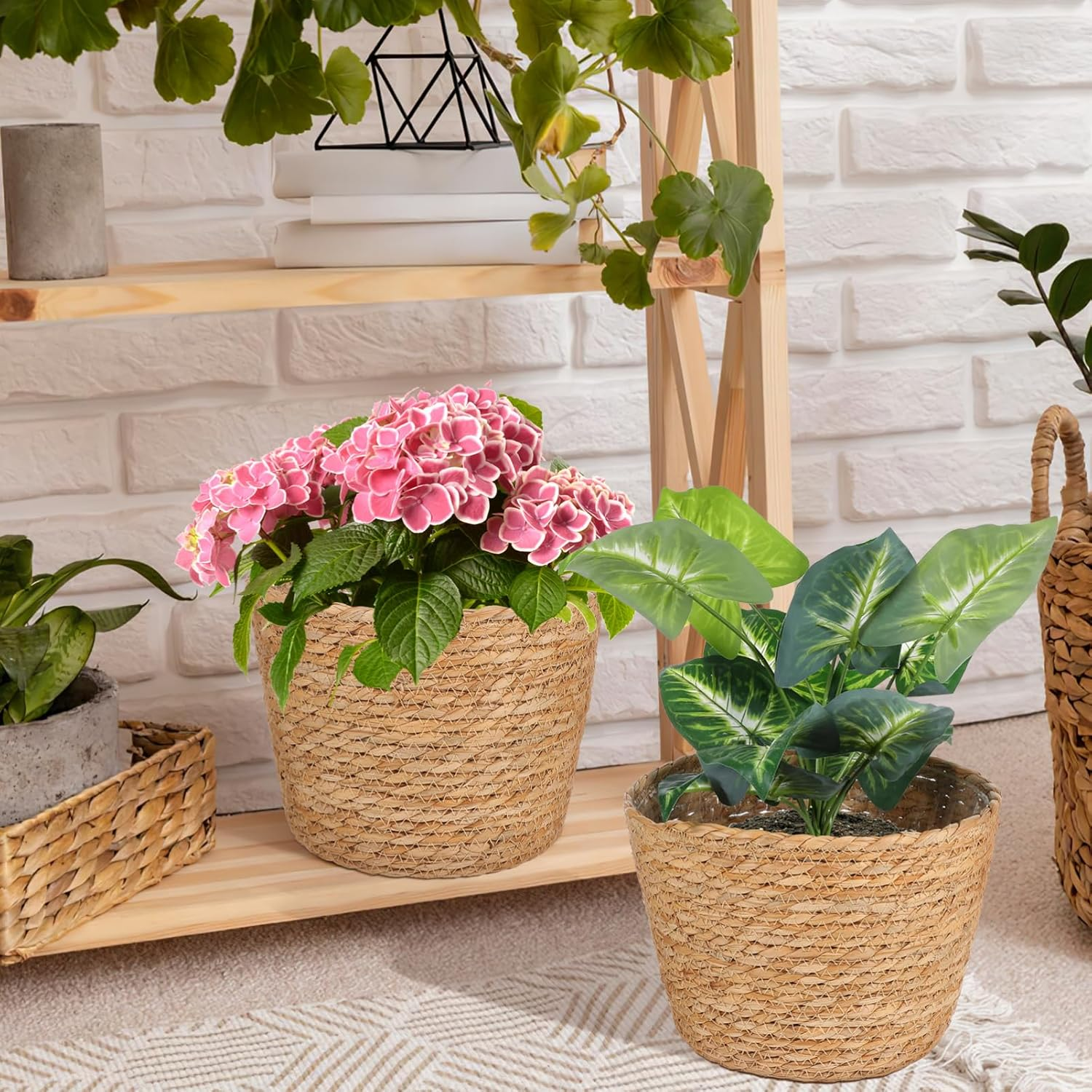 UKCOCO Woven Plant Basket with Liner : Straw Planter Basket Flower Pot for Indoor Outdoor, 9.82X7.47X7.47In image number 4