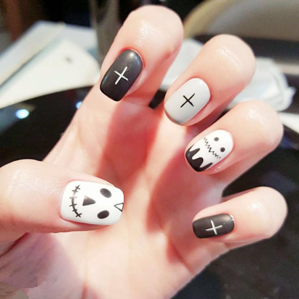 Ztcily False Nails Short Square Matte Black and White False Nails Halloween Punk Style for Women Girls Gift Accessories image number 2