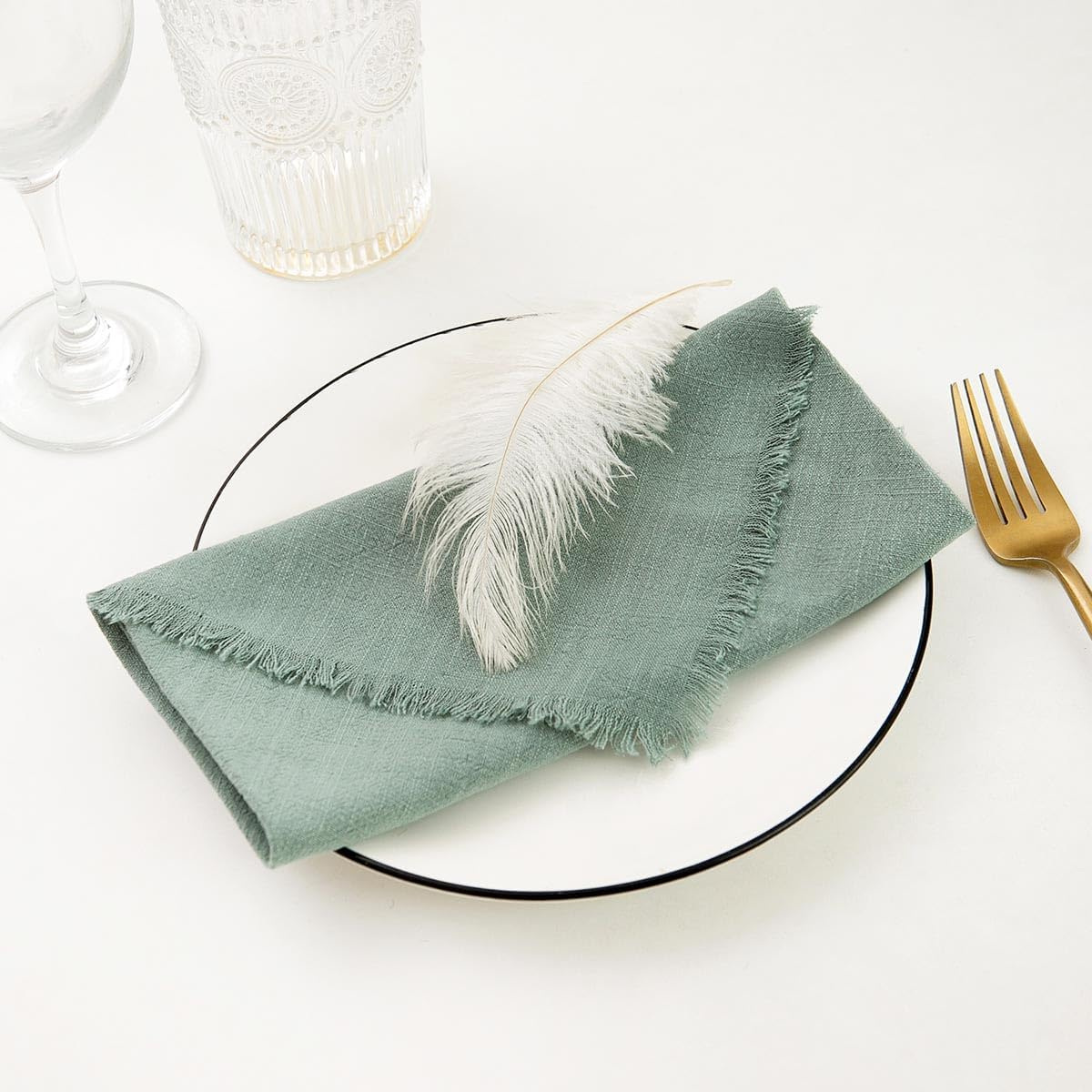 CHUQING Green Cotton Linen Napkins with Fringe Cloth Napkins Cloth Set of 4 Boho Table Dinner Napkins 18 X 18 Inch image number 2
