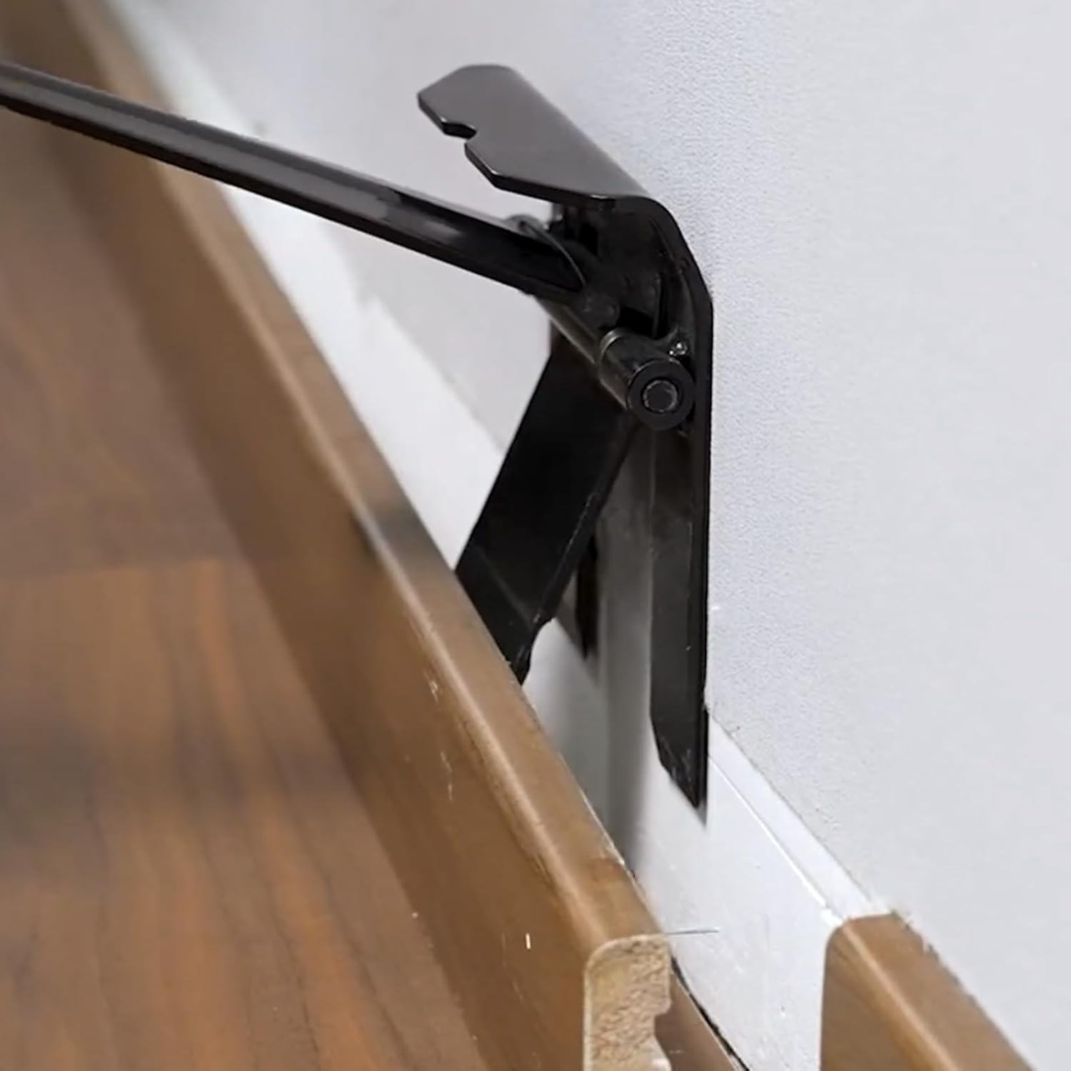 Mini Trim Puller, 3-Inch Molding Remover for No-Damage the Surface, Heavy Duty Pry Bar Removal Multi-Tool for Carpet Tack Strip, Baseboard, Molding, Siding and Flooring Removal image number 4