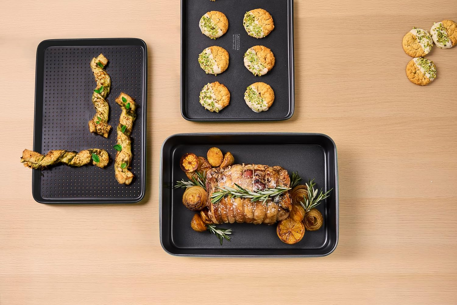 Maxwell & Williams Baker Maker Non-Stick Roasting Pan Gift Boxed (Set of 3) image number 4