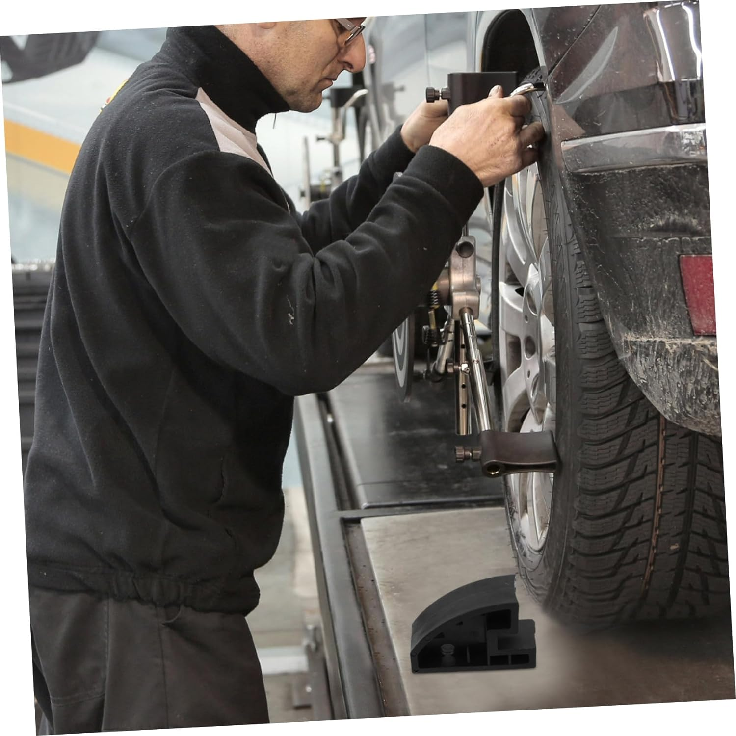 HEALEEP Tire Bead Clamp Tool for Car Tire Changing Versatile Bead Changer for Garage and Workshop Use Easy Protective Features image number 5