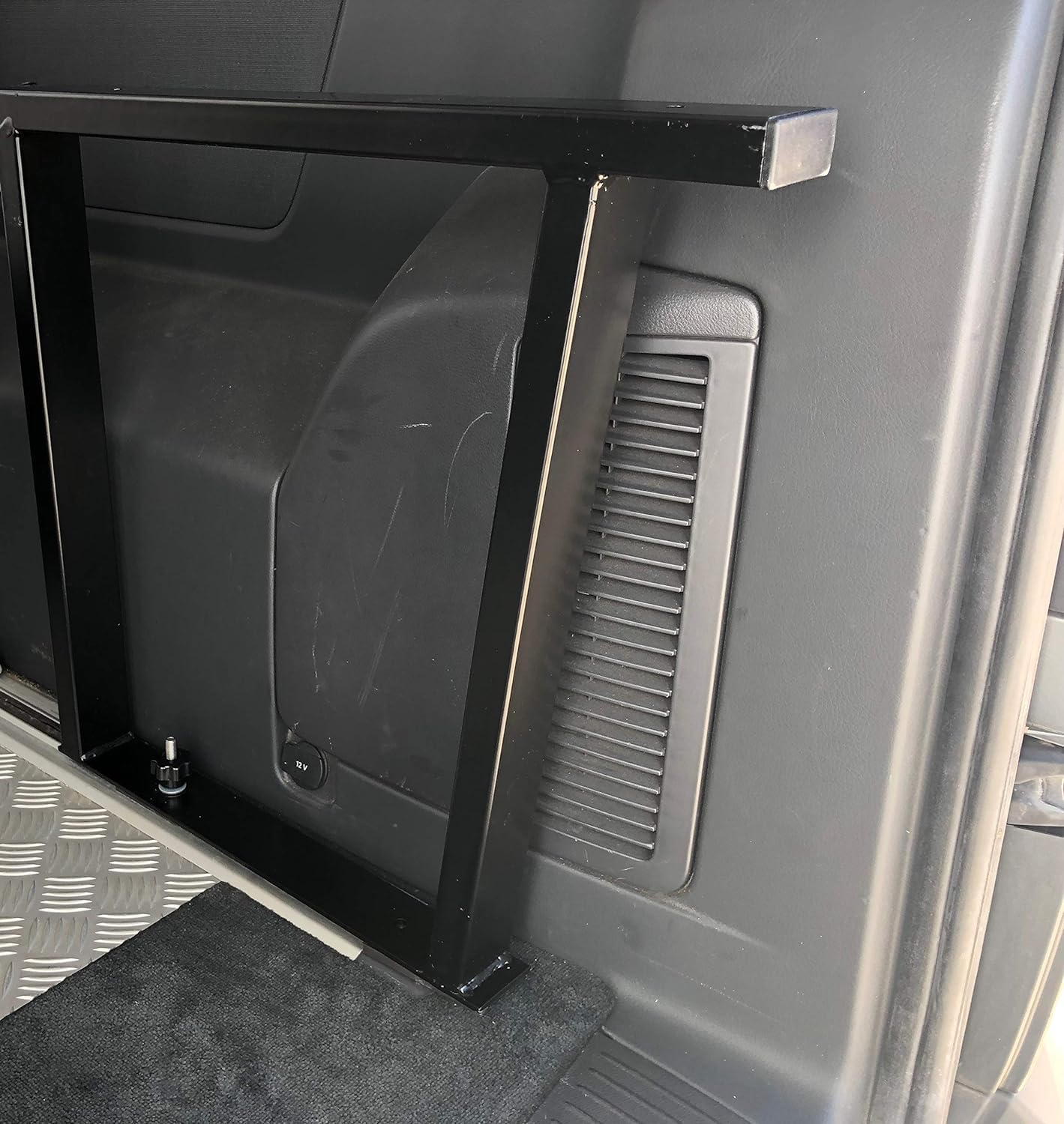 Twowinds Load Securing Screws Interior Guide Rail Anchor Fixing Screws for Fridge, Potty, Compatible with VW T5 T6 Multivan Transporter California 7H5883189E, 7H5883084C (4 Lots) image number 3