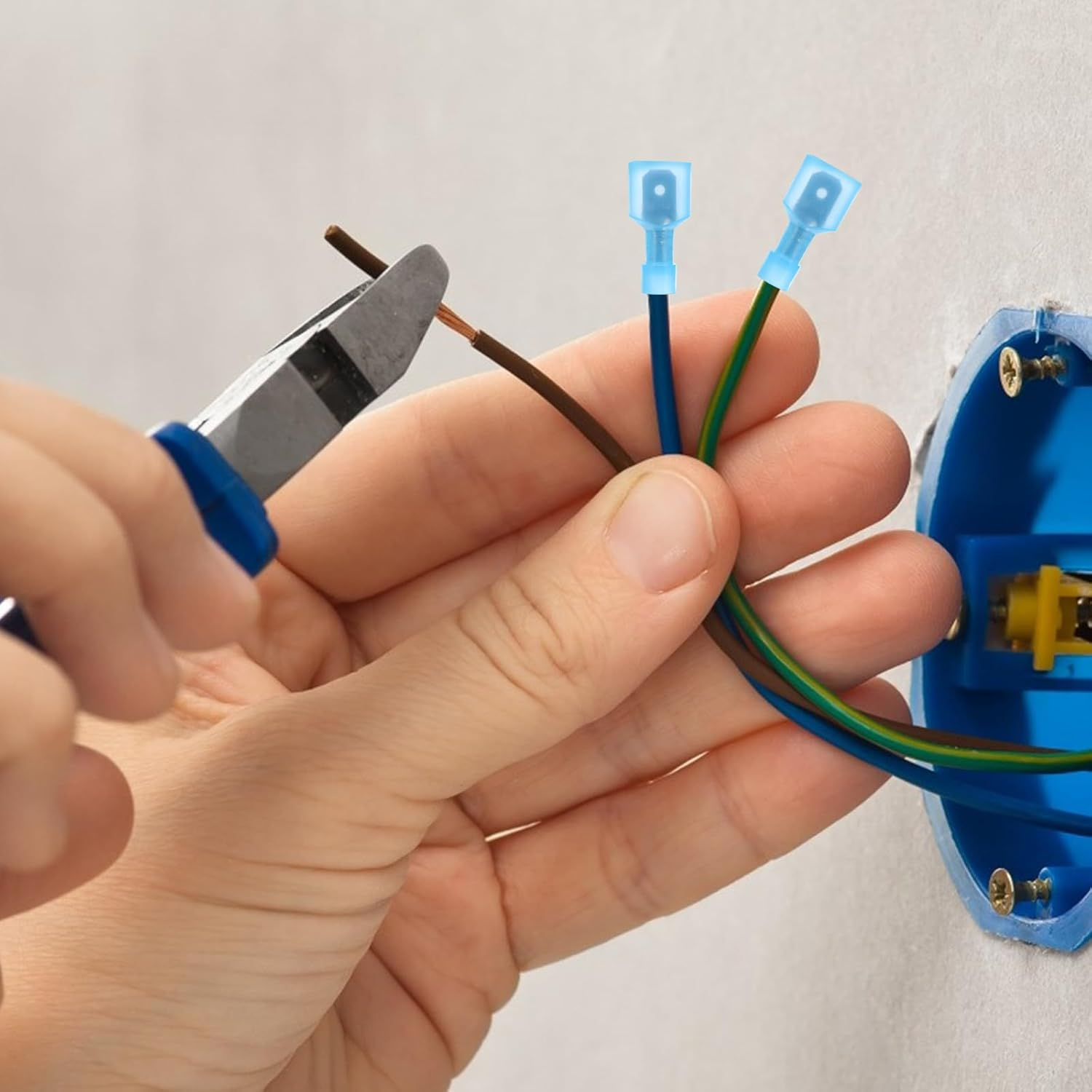 Baluue Nylon Insulated Spade Terminals 150Pcs Fully Insulated Quick Disconnect Connectors for Electrical Wiring Industrial Use image number 4