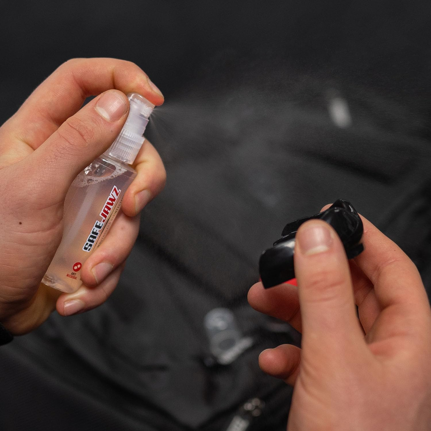 SAFEJAWZ Freshner Spray for Sports Mouthguards, Adults and Junior Gum Shield Spray for Boxing, Basketball, Lacrosse, Football, MMA, Martial Arts, Hockey and All Contact Sports image number 3