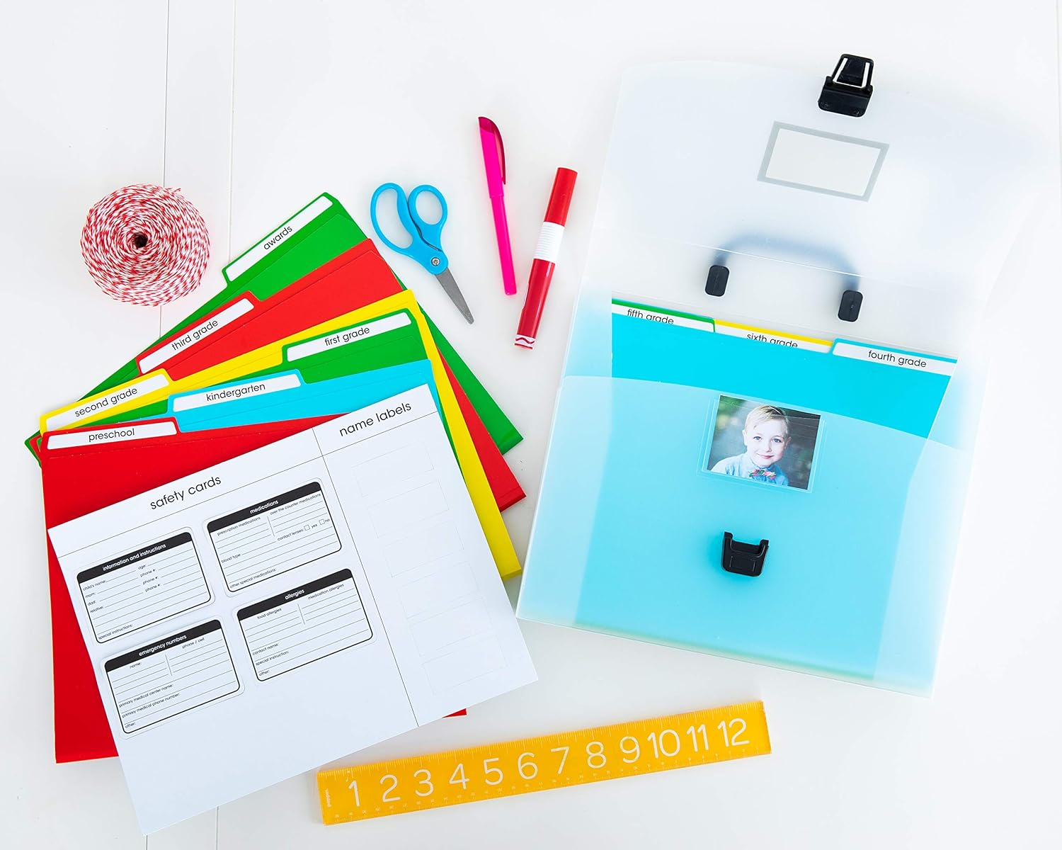 Pearhead School Years Organizer, Children&rsquo;S School Highlights and Accomplishments Organizer for Parents, File Keeper for Kids, White image number 1