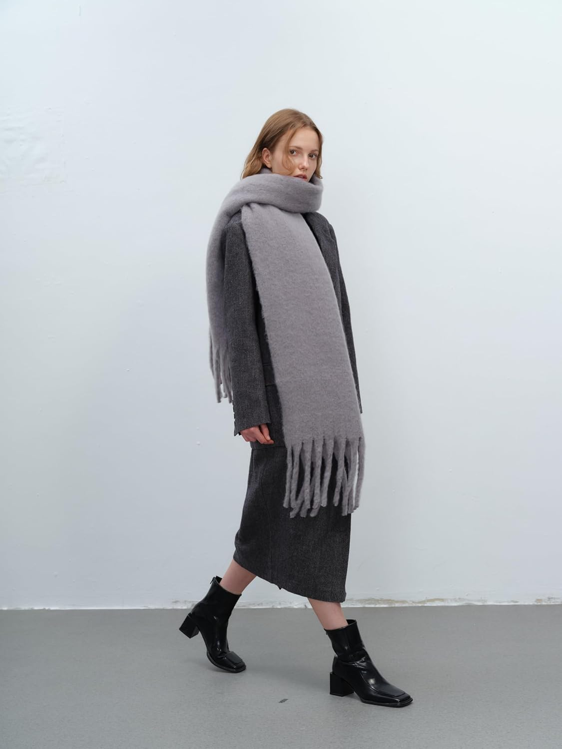 TYHOTULY Chunky Scarf for Women Winter Oversized Thick Warm Tassel Scarves Cold Weather Large Blanket Soft Warm Shawl Wraps image number 4