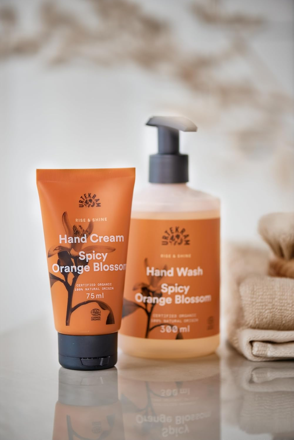 Urtekram Hand Wash - All Skin Types - Spicy Orange Blossom - 300 Ml, Vegan, Organic, Natural Origin image number 2