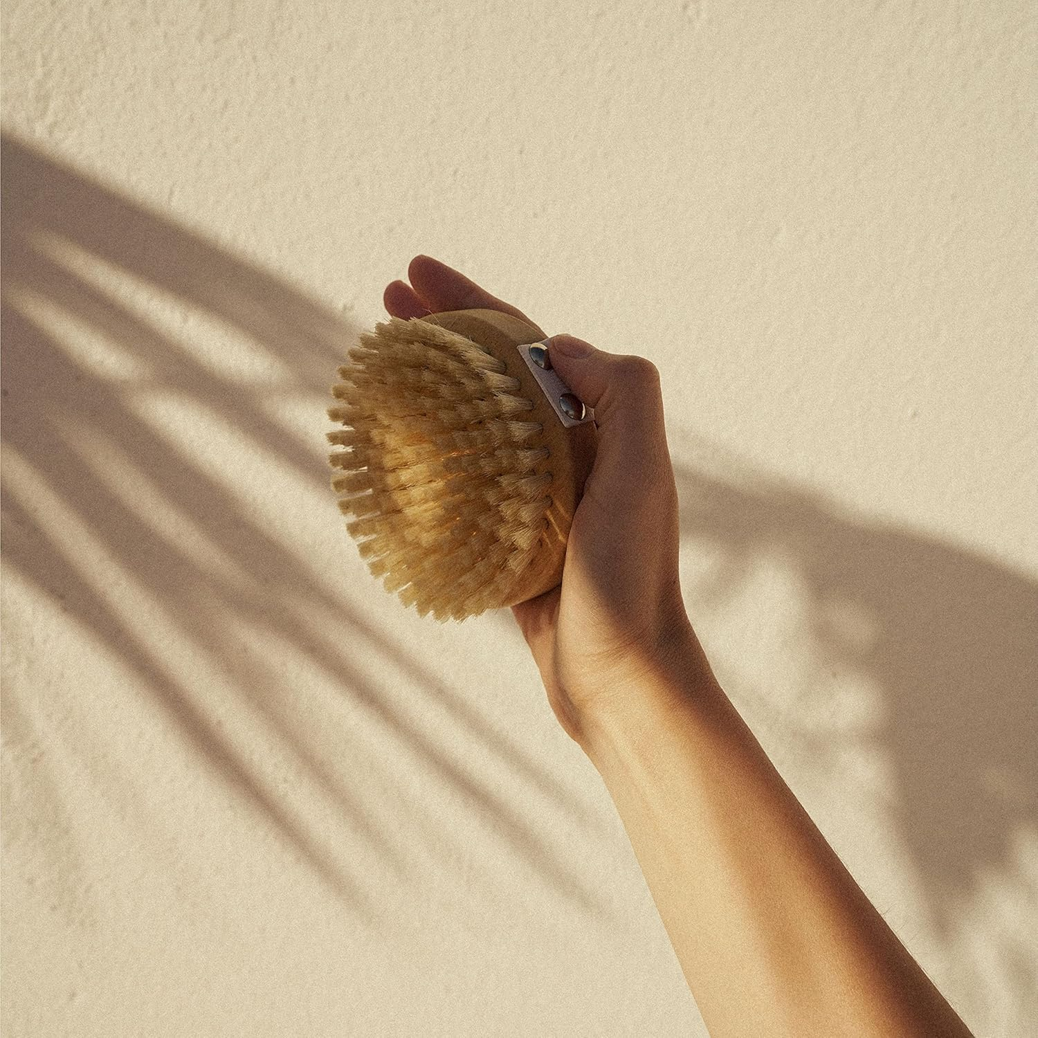 RUHI Body Brush round 100% Natural Bristles Made in Germany/Fsc Certified Beech Wood/Plastic Free/For Dry Brushing Massage (Dry Brush) / Lymphatic Drainage against Cell image number 3