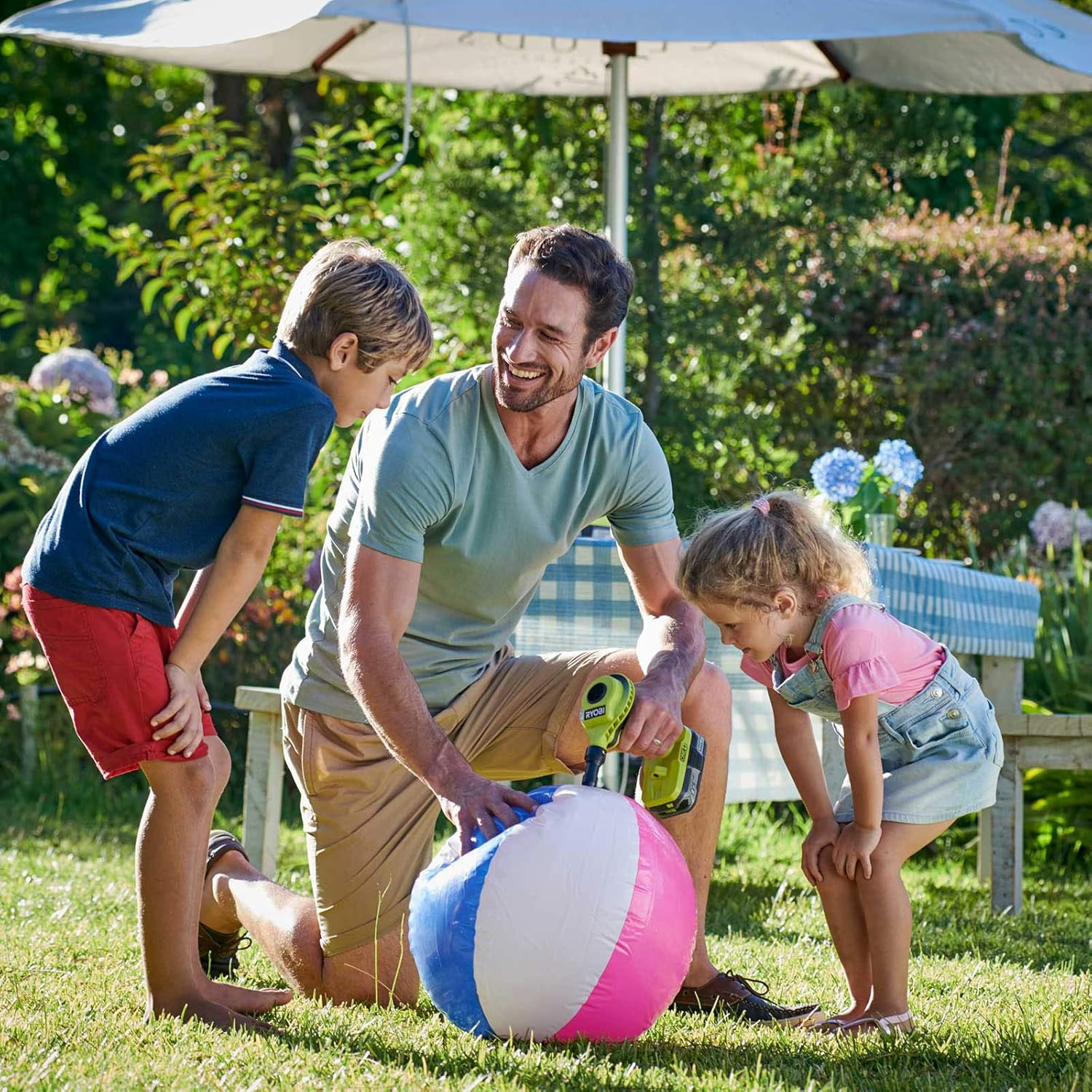 RYOBI 18 V Battery Powered Inflator, High Volume Low Pressure Inflation and Deflation for Air Mattresses and Other Inflatables image number 5