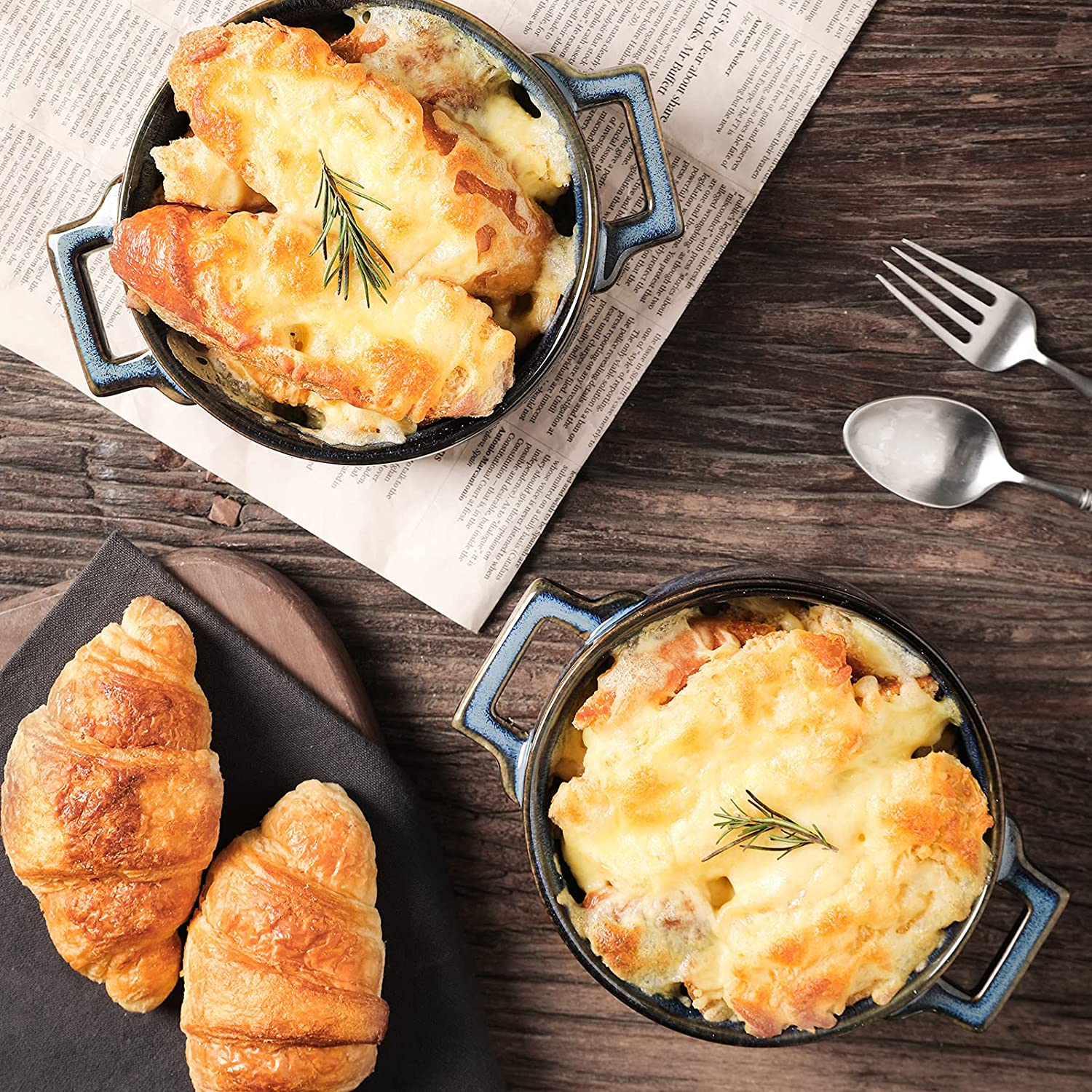 Vicrays Ceramic Soup Bowls with Handles, 24 Oz Porcelain Soup Crocks for French Onion Soup, Cereal, Beef Stew, Chill, Pasta, Pot Pies, Microwave and Oven Safe, Set of 4 (Blue)