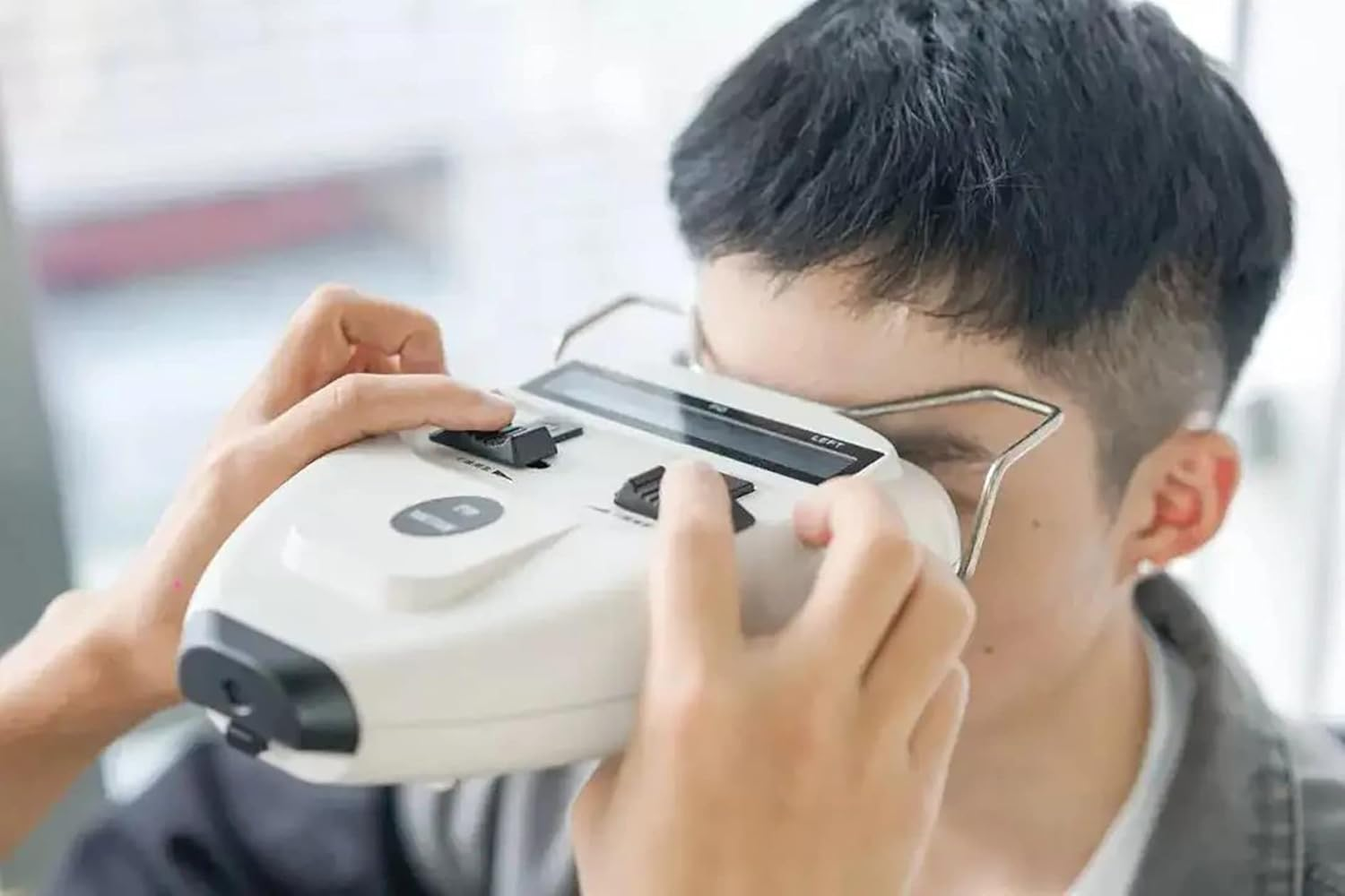 AISITESY Optical Digital Pupillary Distance Meter Led Pd Meter Pupilometer Interpupillary Distance Measuring Tool Ophthalmic Equipment with LCD Display Optical Pd Pds（Battery Not Included） image number 4