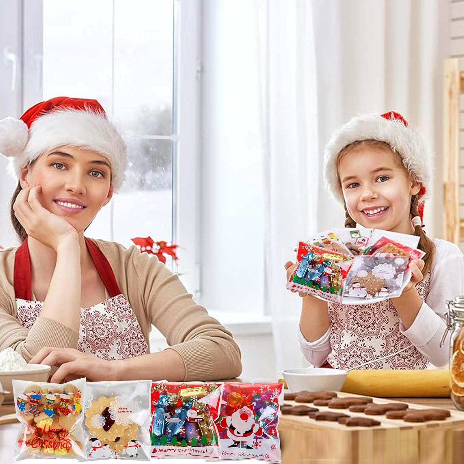 Christmas Self-Adhesive Candy Cellophane Bags,Tuoyi 200Pcs 4 Different Patterns Xmas Treat Cookie Bags for Christmas Holiday Party Favor Gift Decoration Supplies image number 3