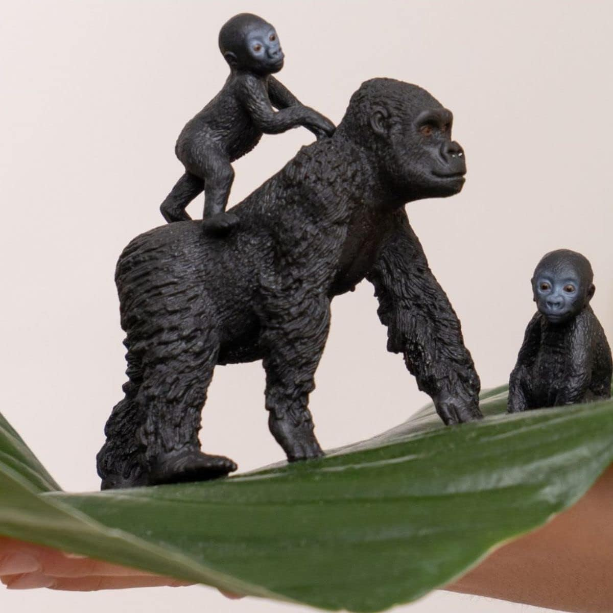 Schleich - Gorilla Family image number 3